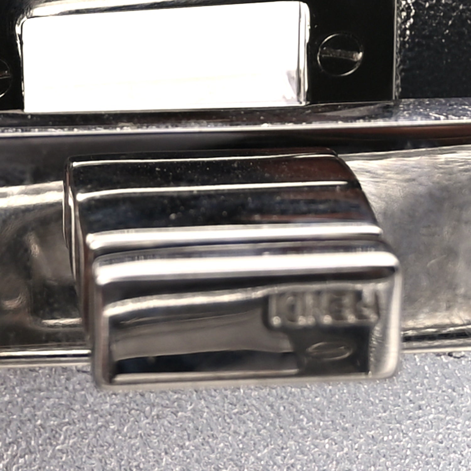Fendi Metallic Calfskin Rock Millenium Petite Peekaboo I SEE U Iconic Satchel Argento 5 of 8