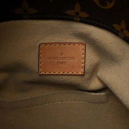 Louis Vuitton Monogram Artsy MM 6 of 13