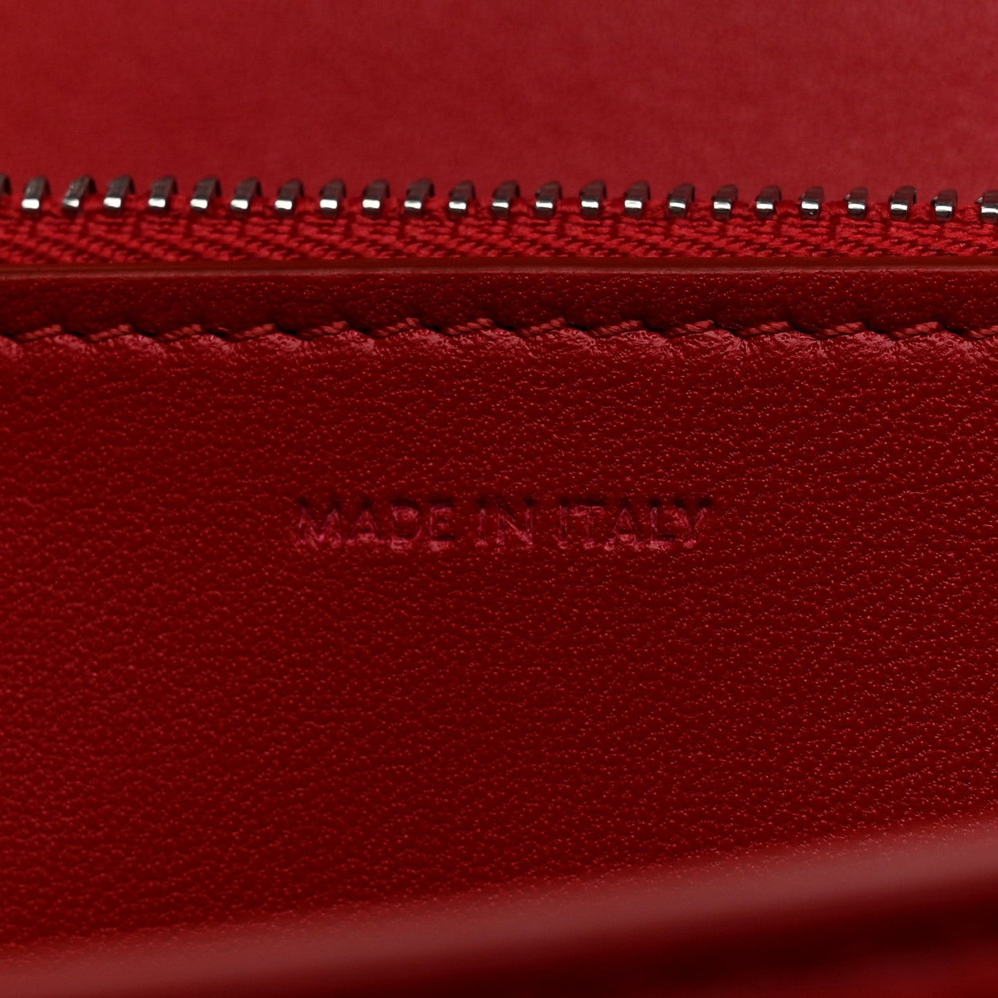 Smooth Calfskin Medium Classic Box Flap Bag Red
