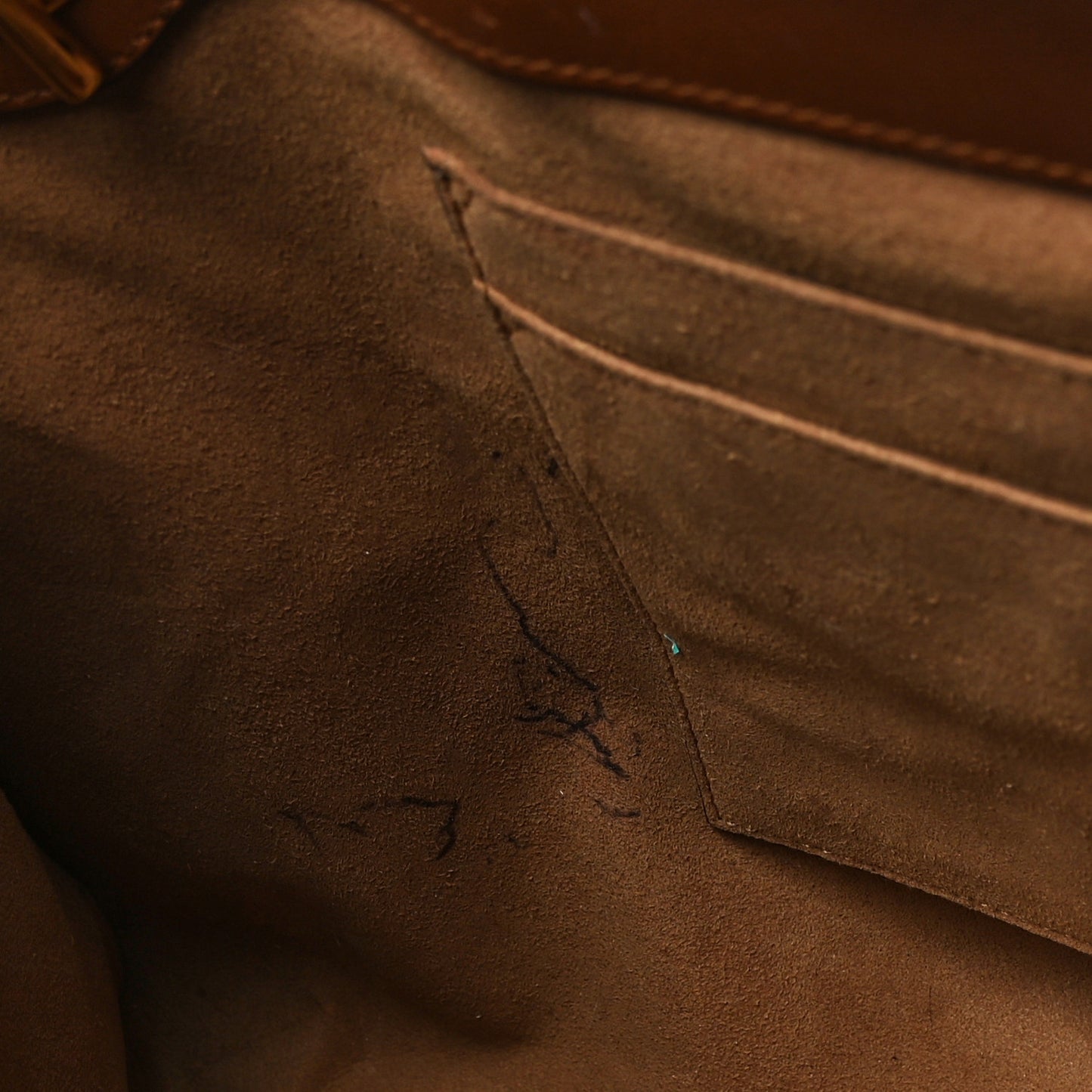 GG Supreme Monogram Medium Padlock Tote Beige Cuir