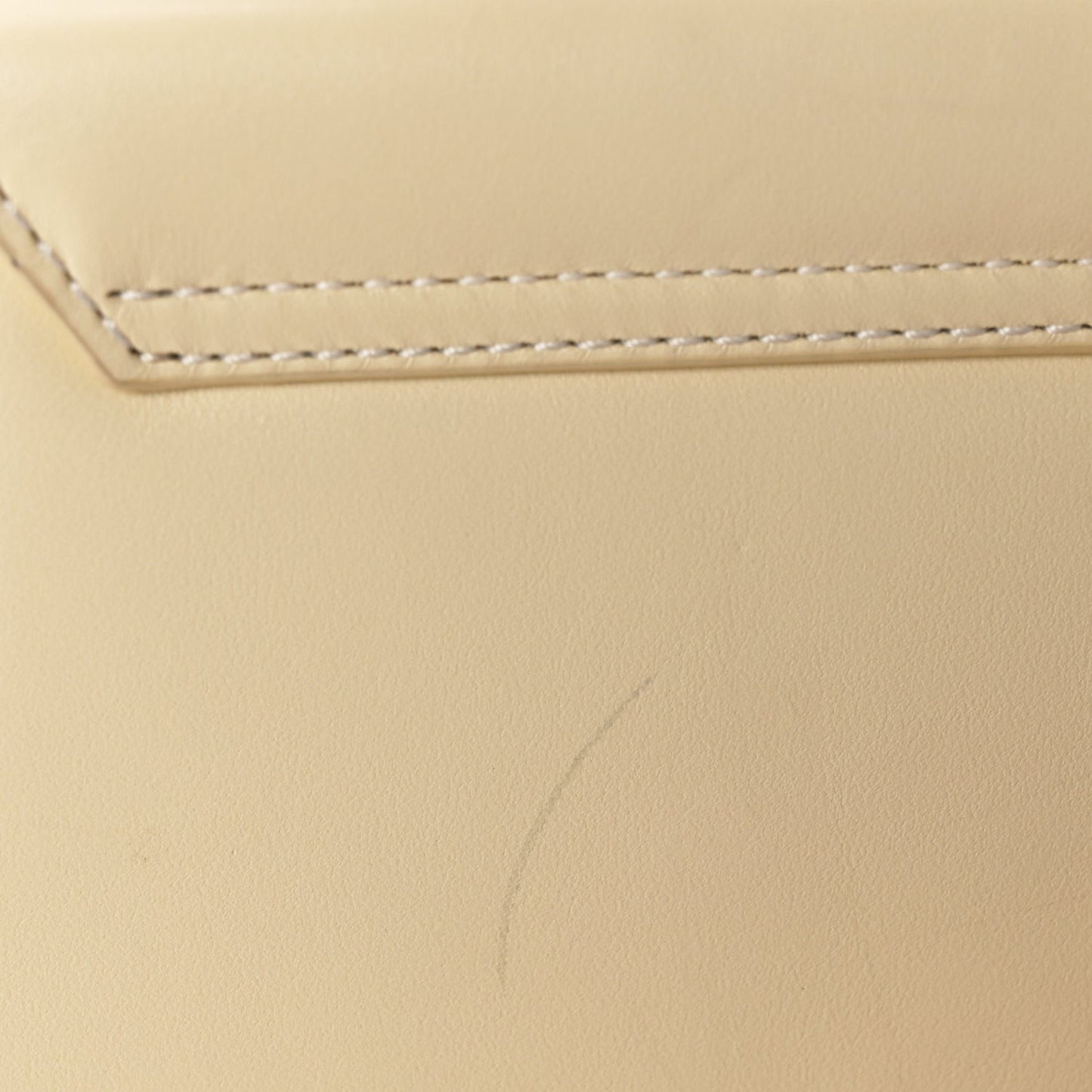 Smooth Calfskin Le Chiquito Noeud Beige