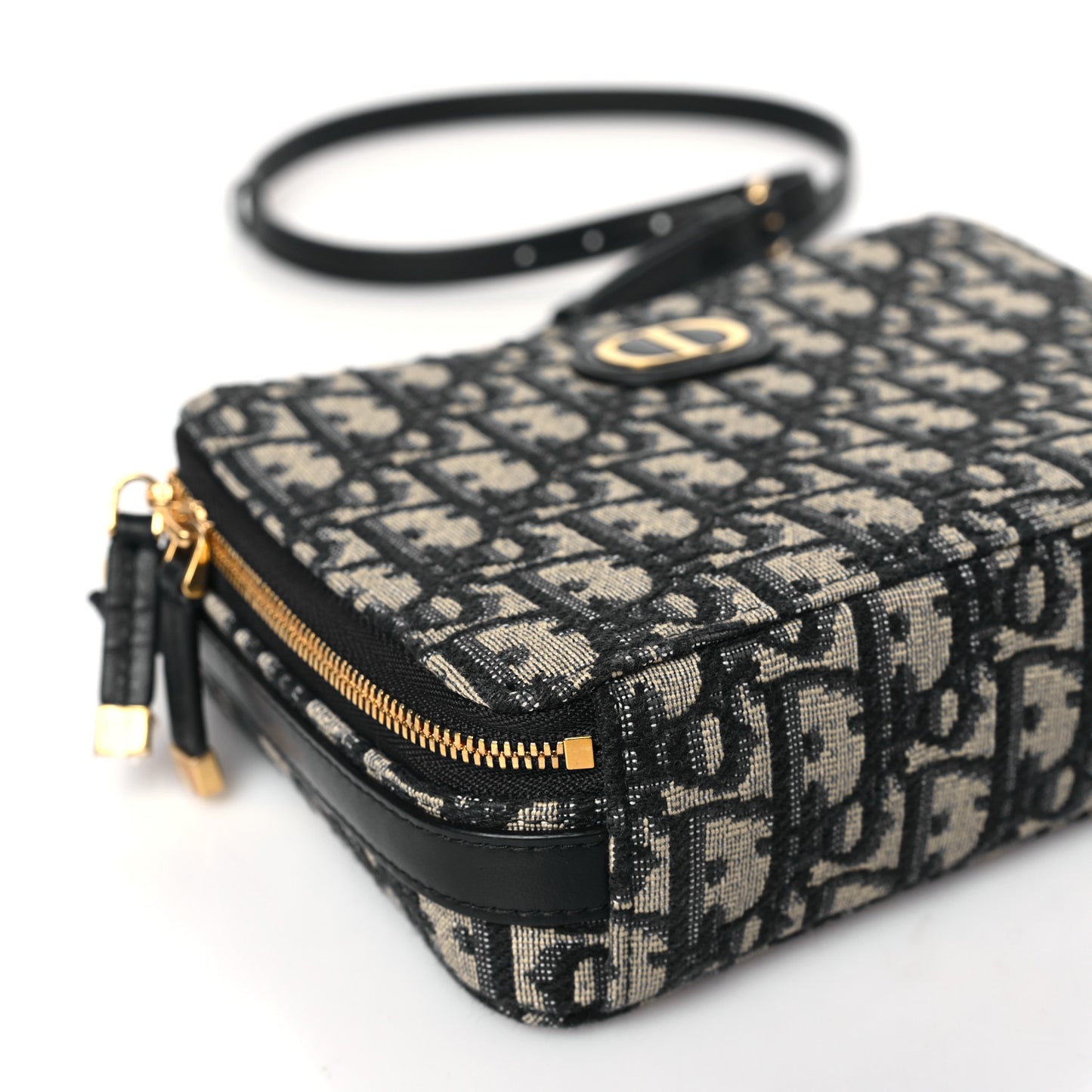 Oblique 30 Montaigne Top Handle Box Bag Blue