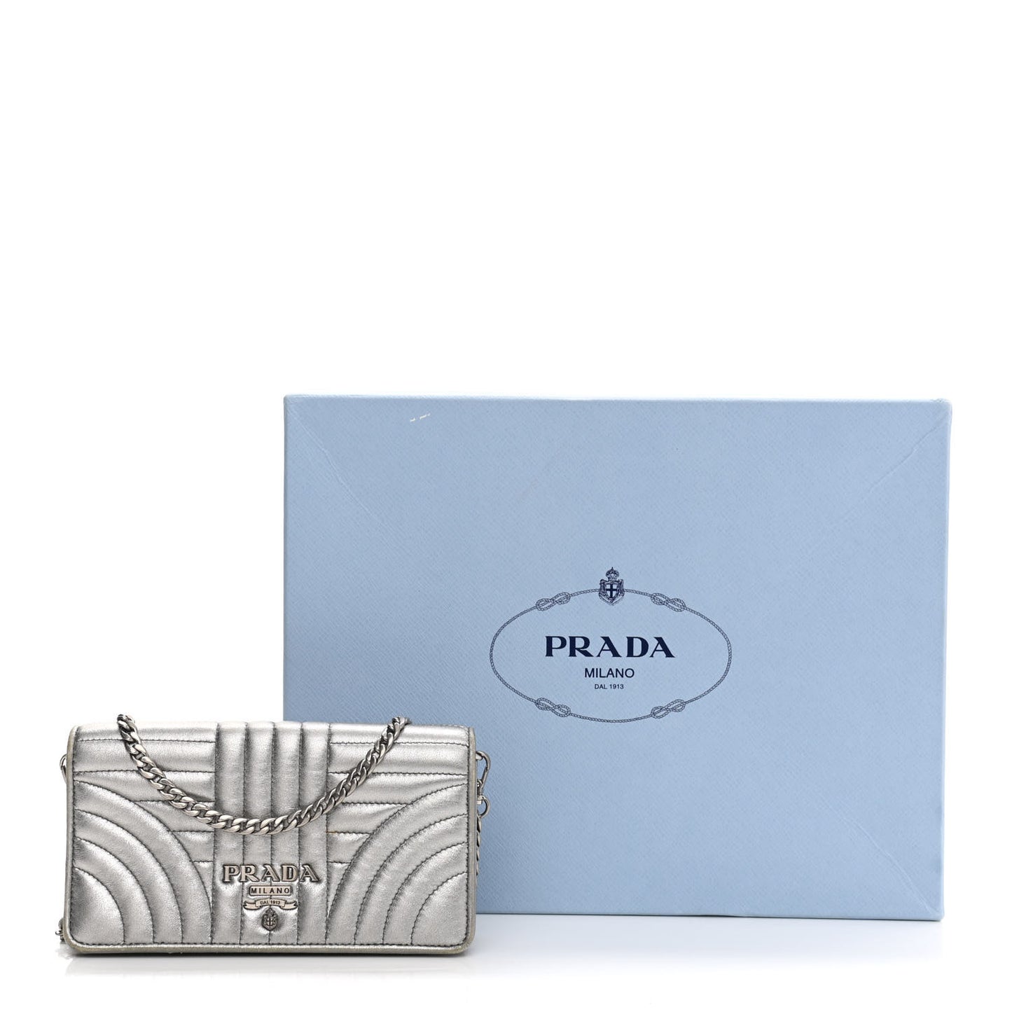 Metallic Nappa Impunture Diagramme Chain Wallet Cromo