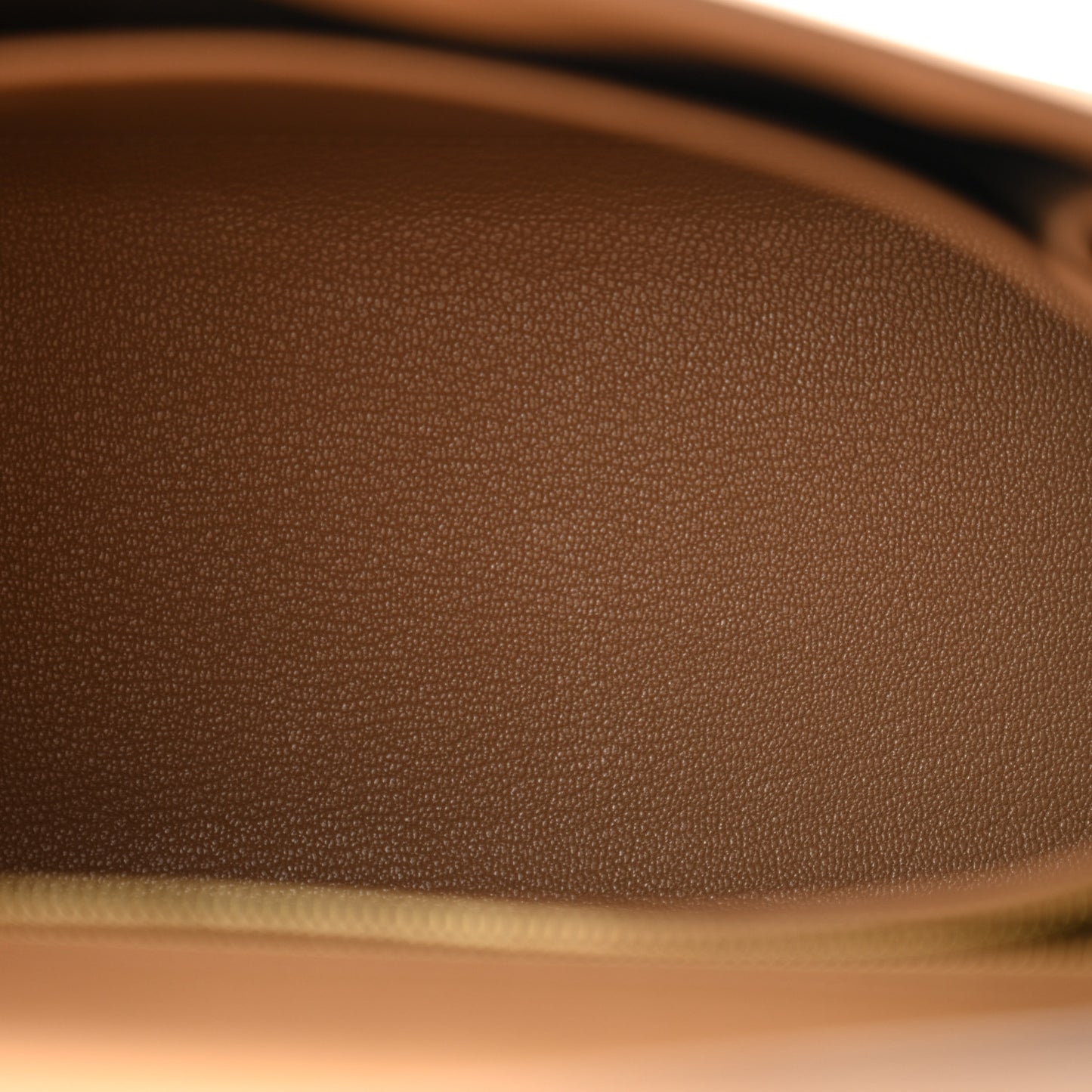 Epsom Kelly Sellier 25 Chai