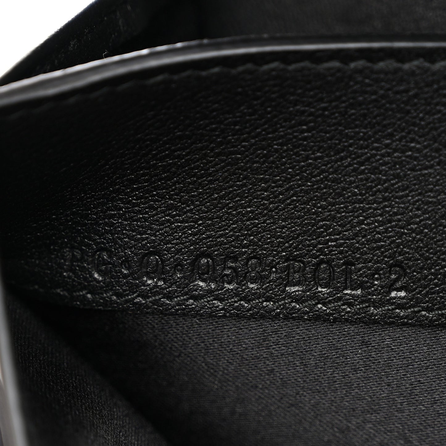 Vitello Rockstud Envelope Wallet on Chain Black