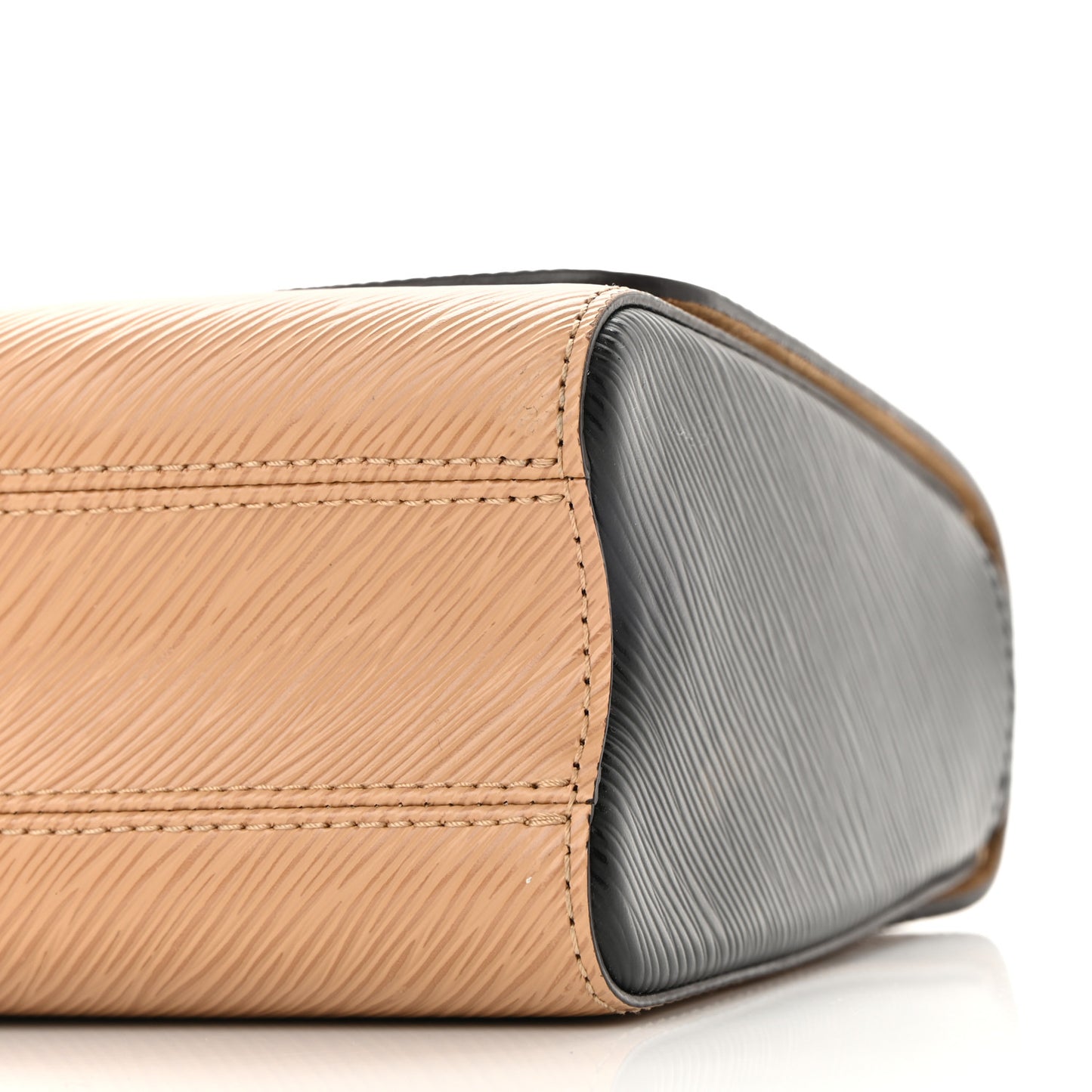 Epi Twist Shoulder Bag MM Camel