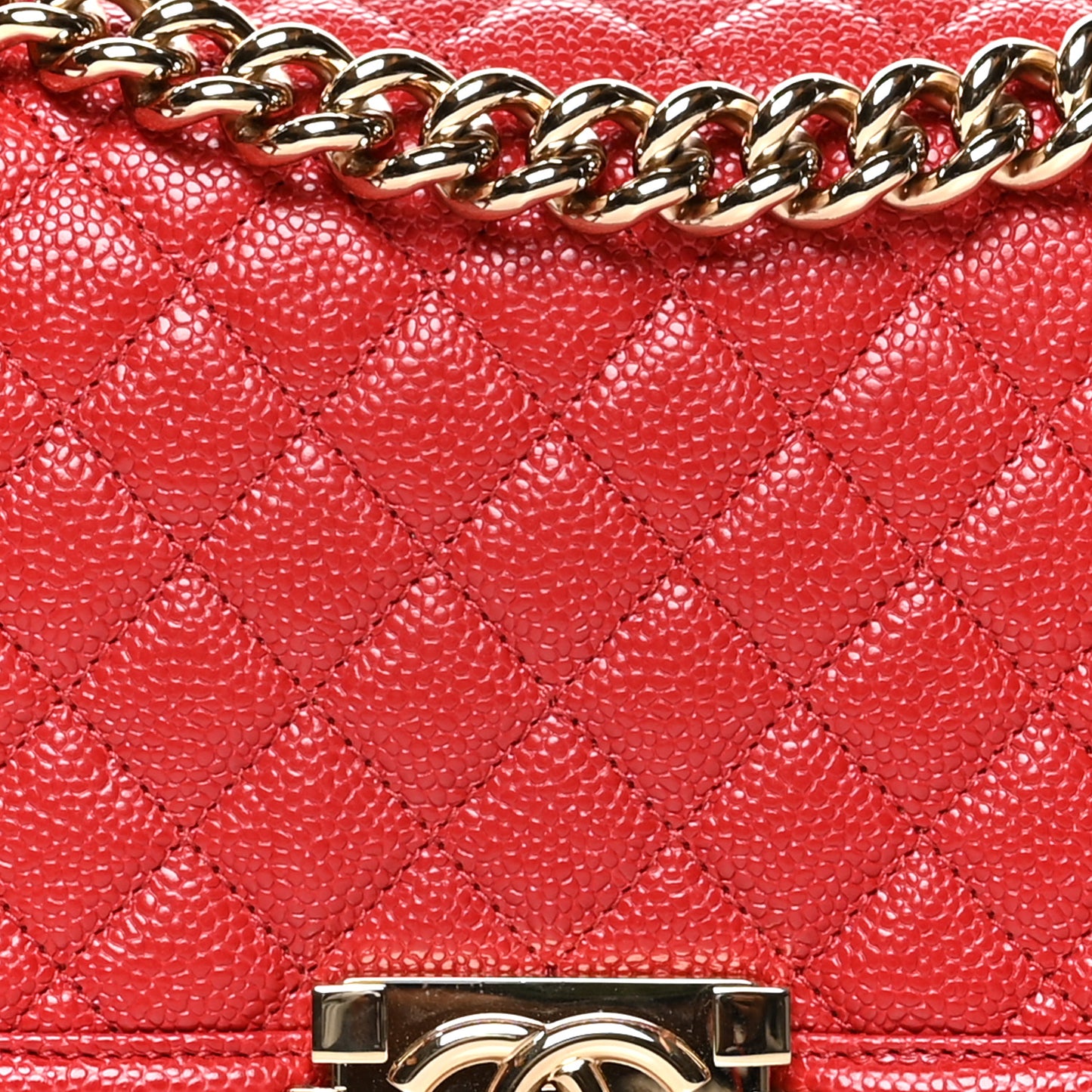 Caviar Quilted Medium Boy Flap Red