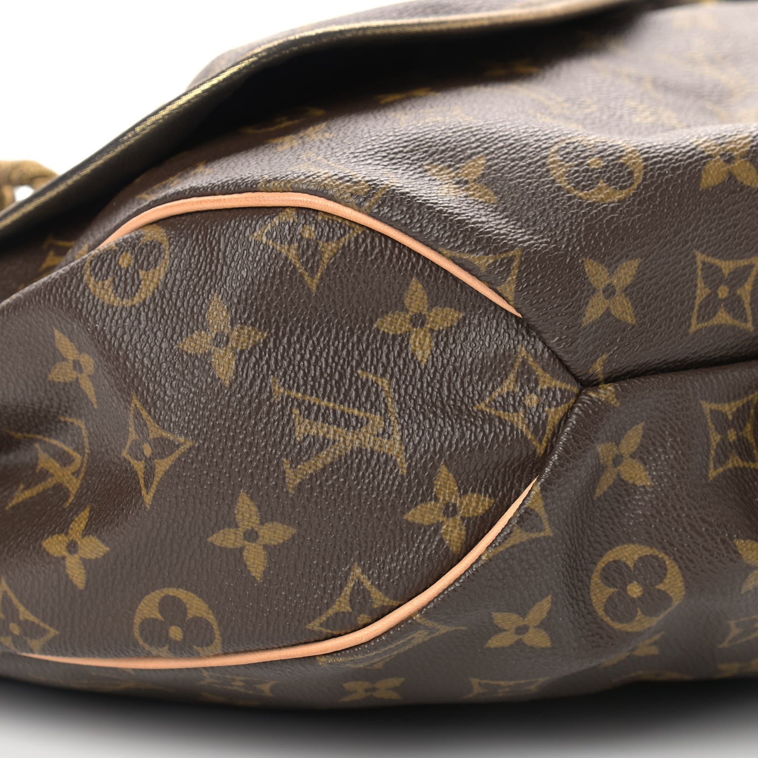 Louis Vuitton Monogram Kalahari GM 8 of 11