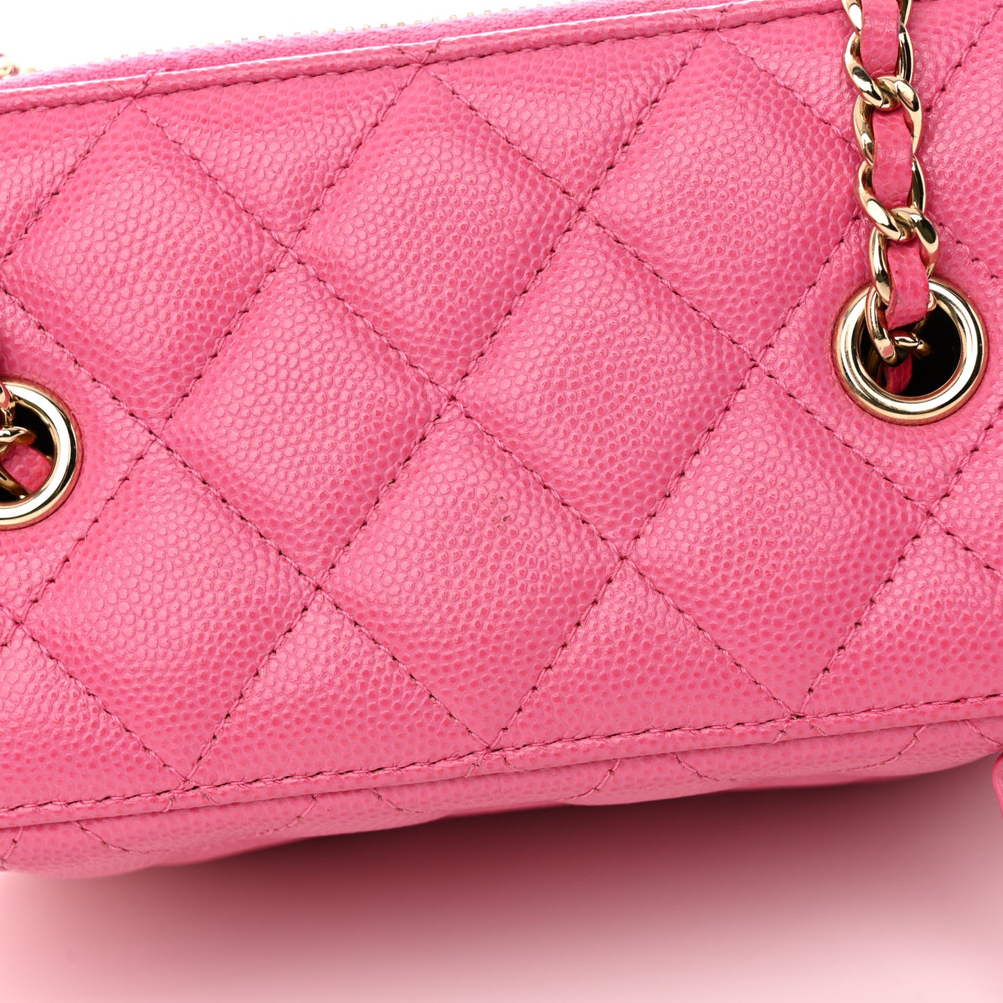 Caviar Quilted Small Vanity Case With Chain Pink