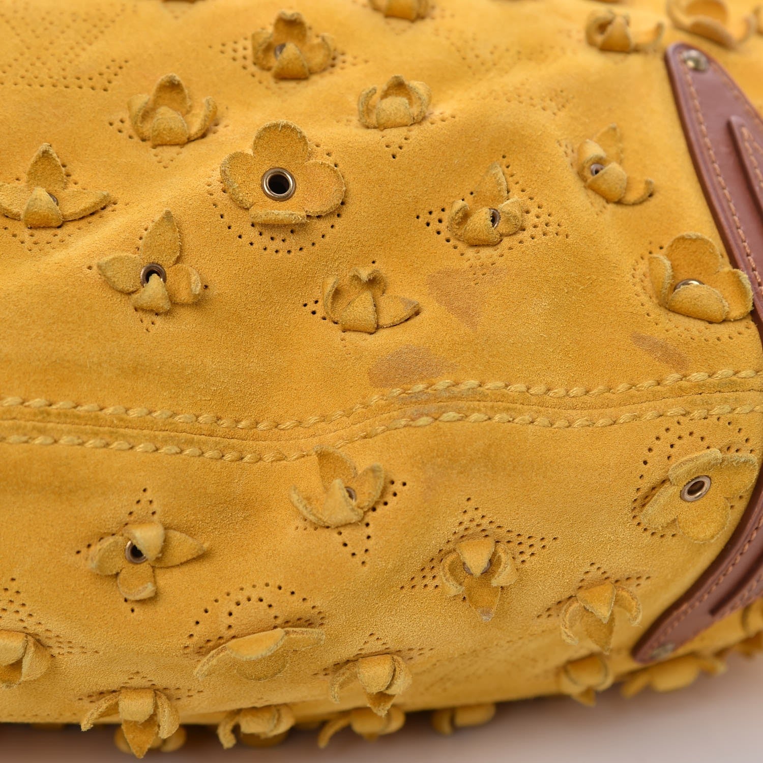 Louis Vuitton Suede Mahina Fleurs Onatah GM Maize 9 of 10