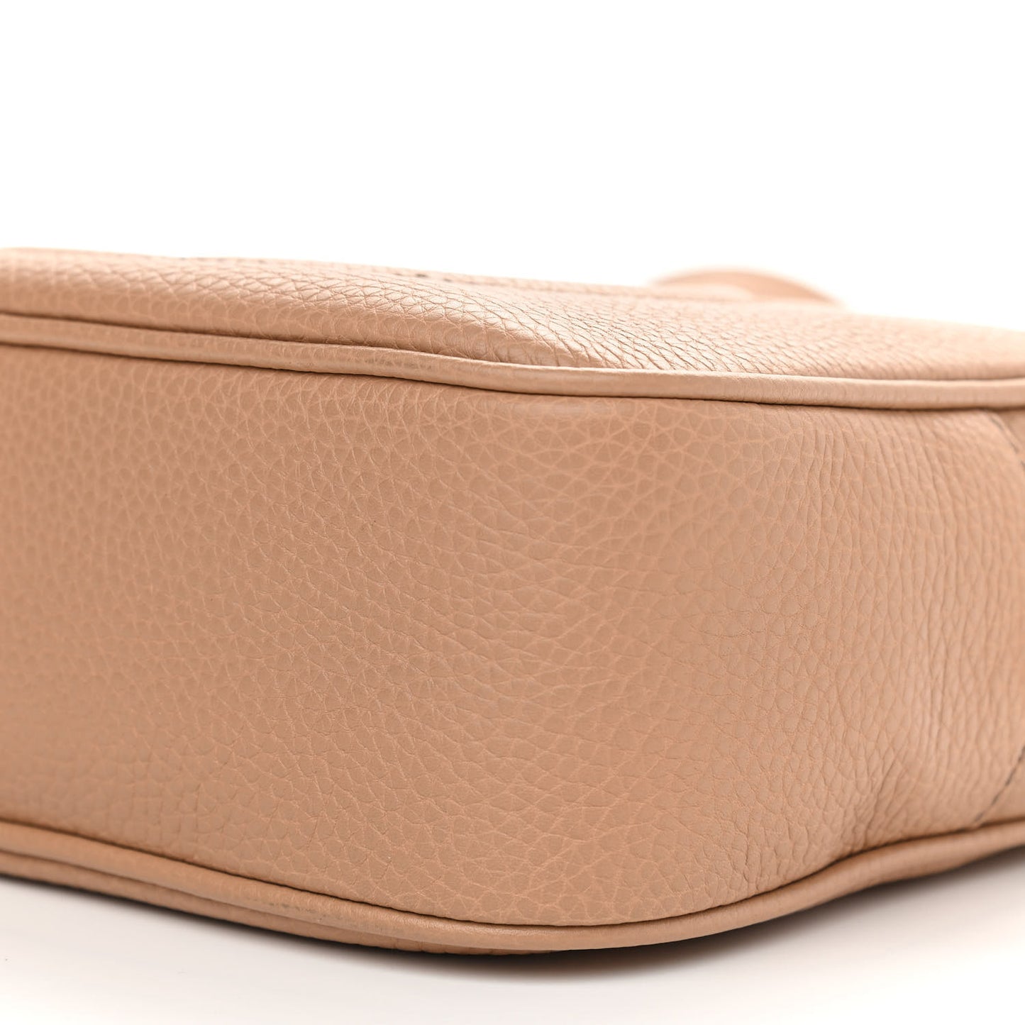 Pebbled Calfskin Small Soho Disco Bag Camelia