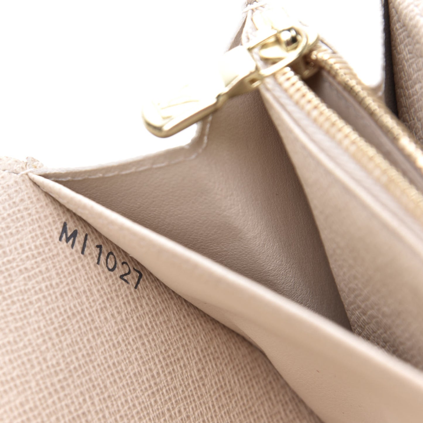 Damier Azur Sarah Wallet