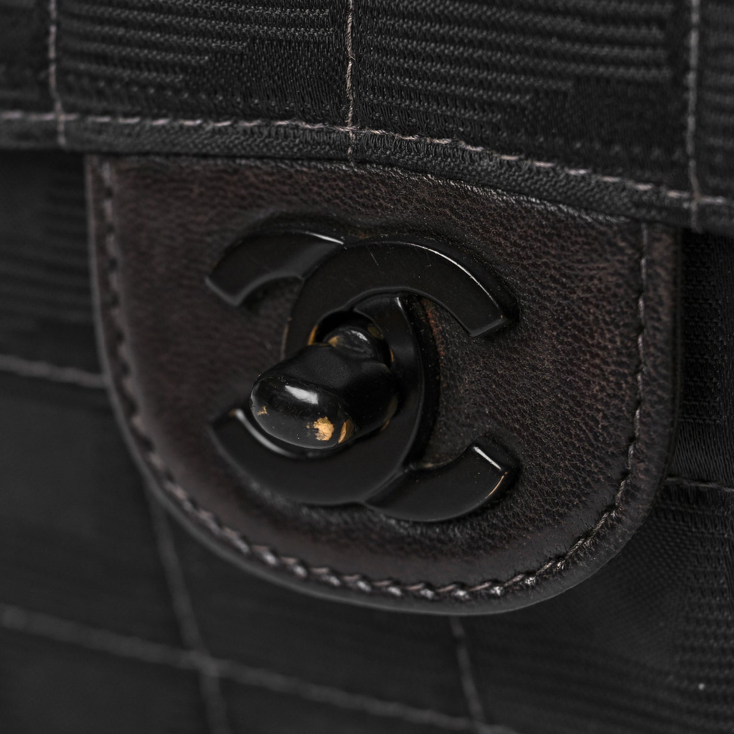 Nylon Medium Travel Flap Black