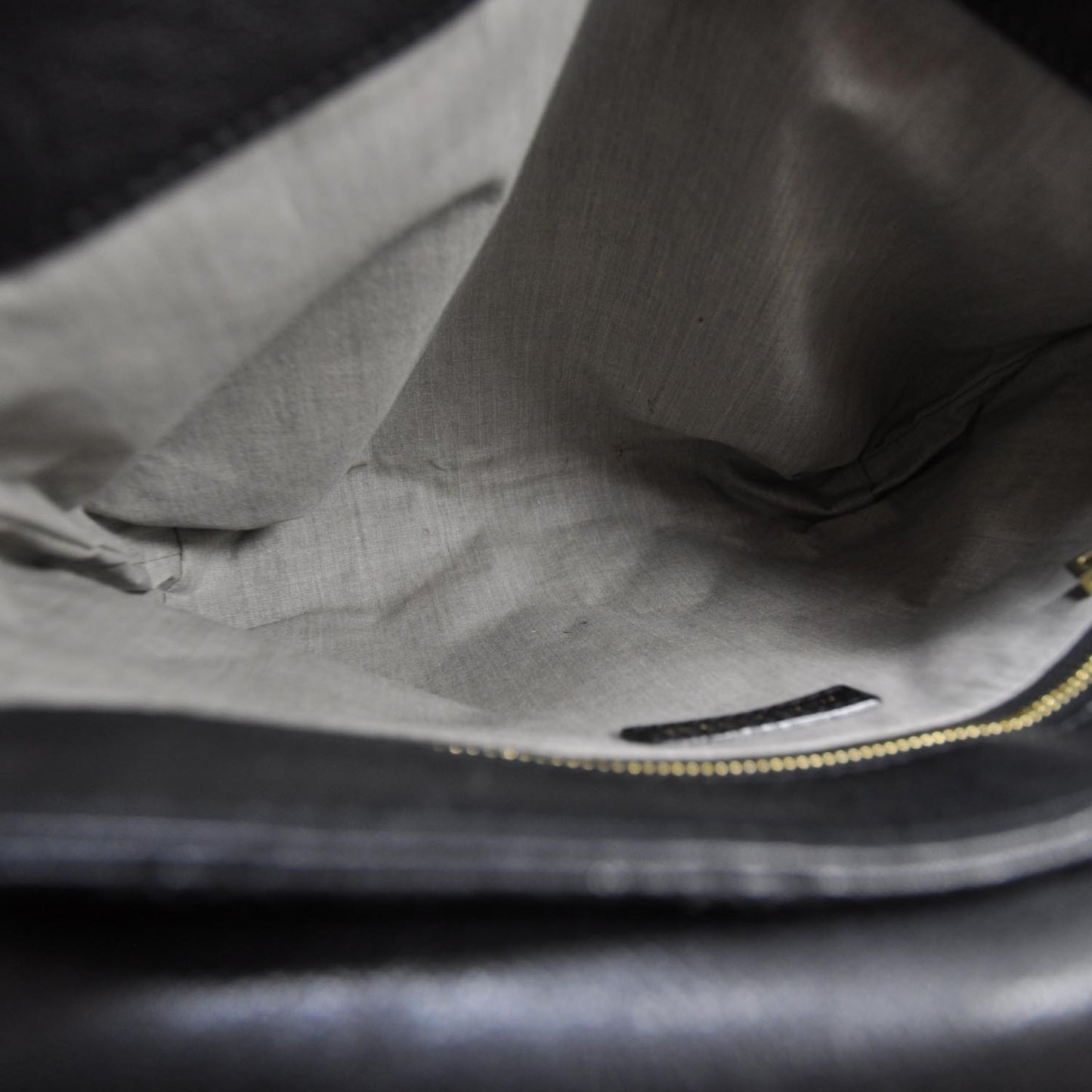 Leather Quilted The L Single Shoulder Bag Black