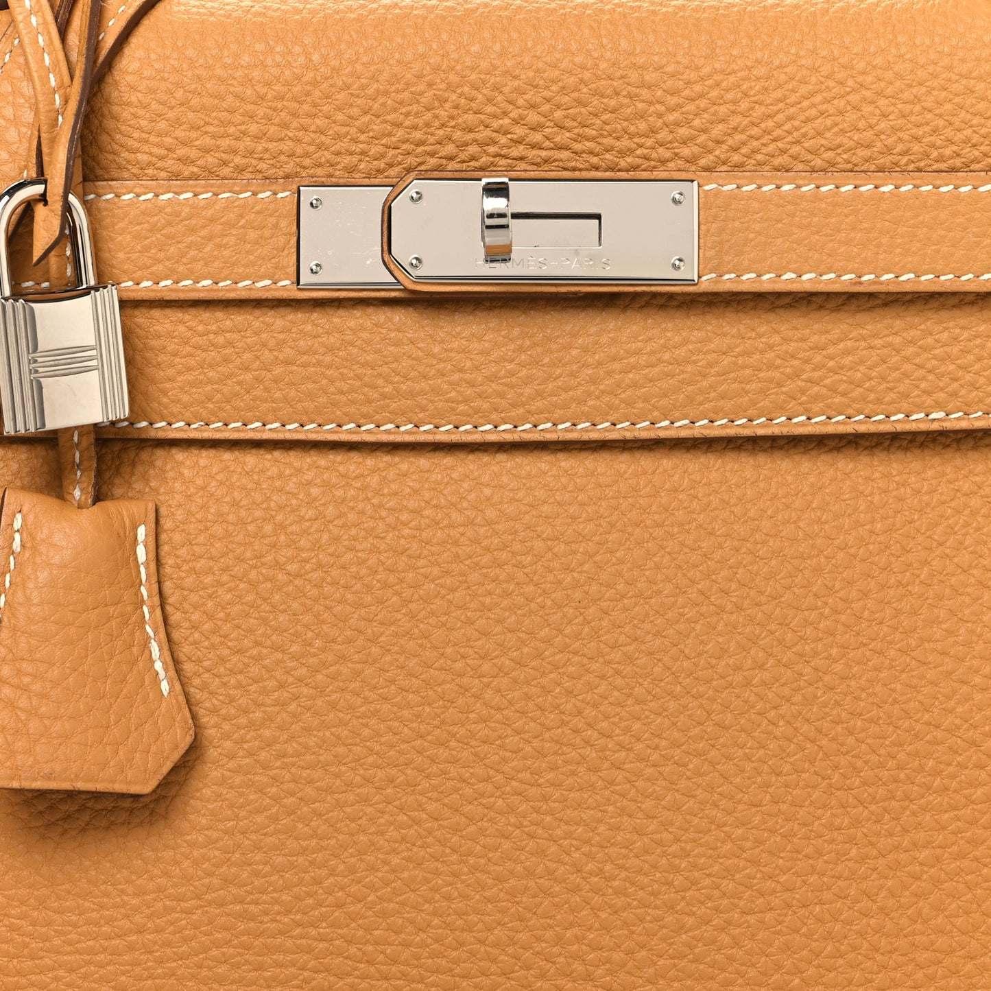 Togo Kelly Retourne 28 Kraft