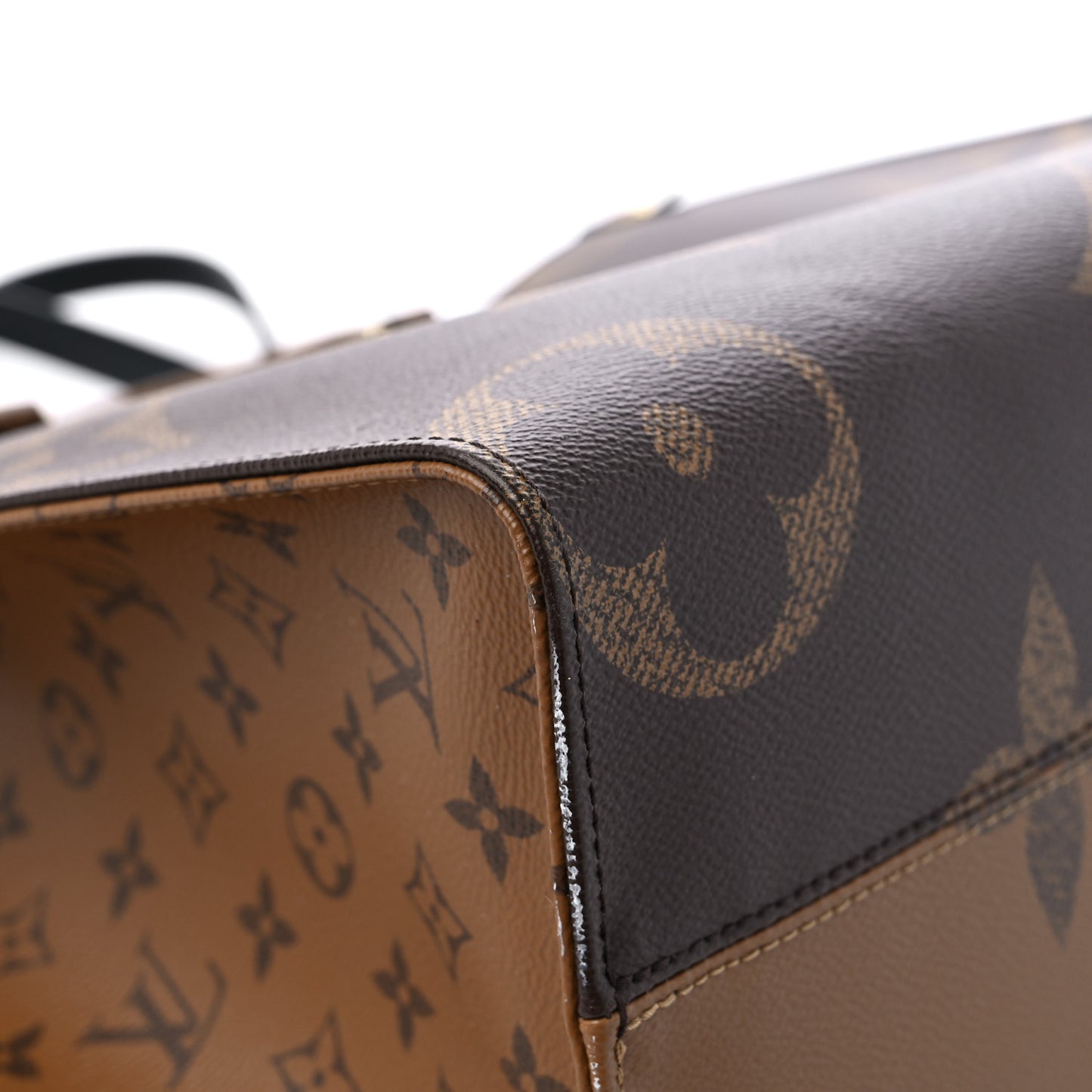 Reverse Monogram Giant Onthego MM