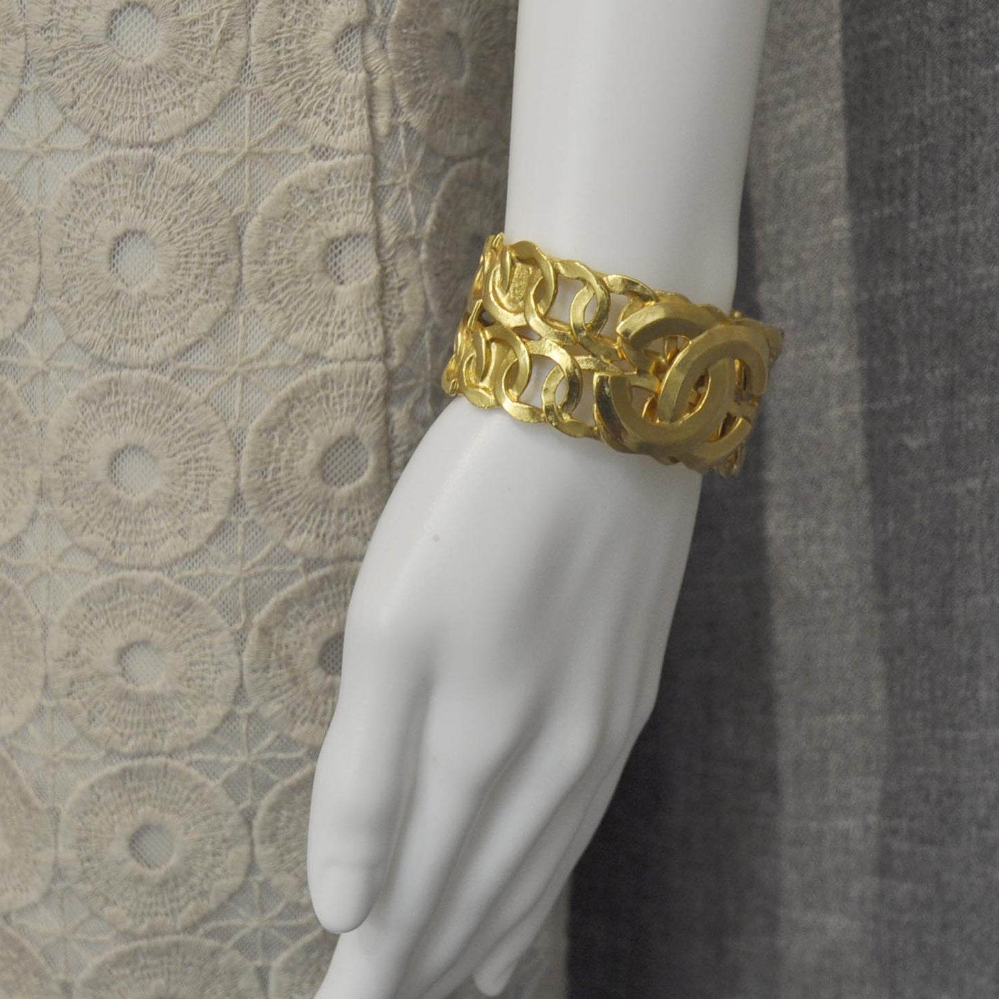 CC Wide Bracelet Gold