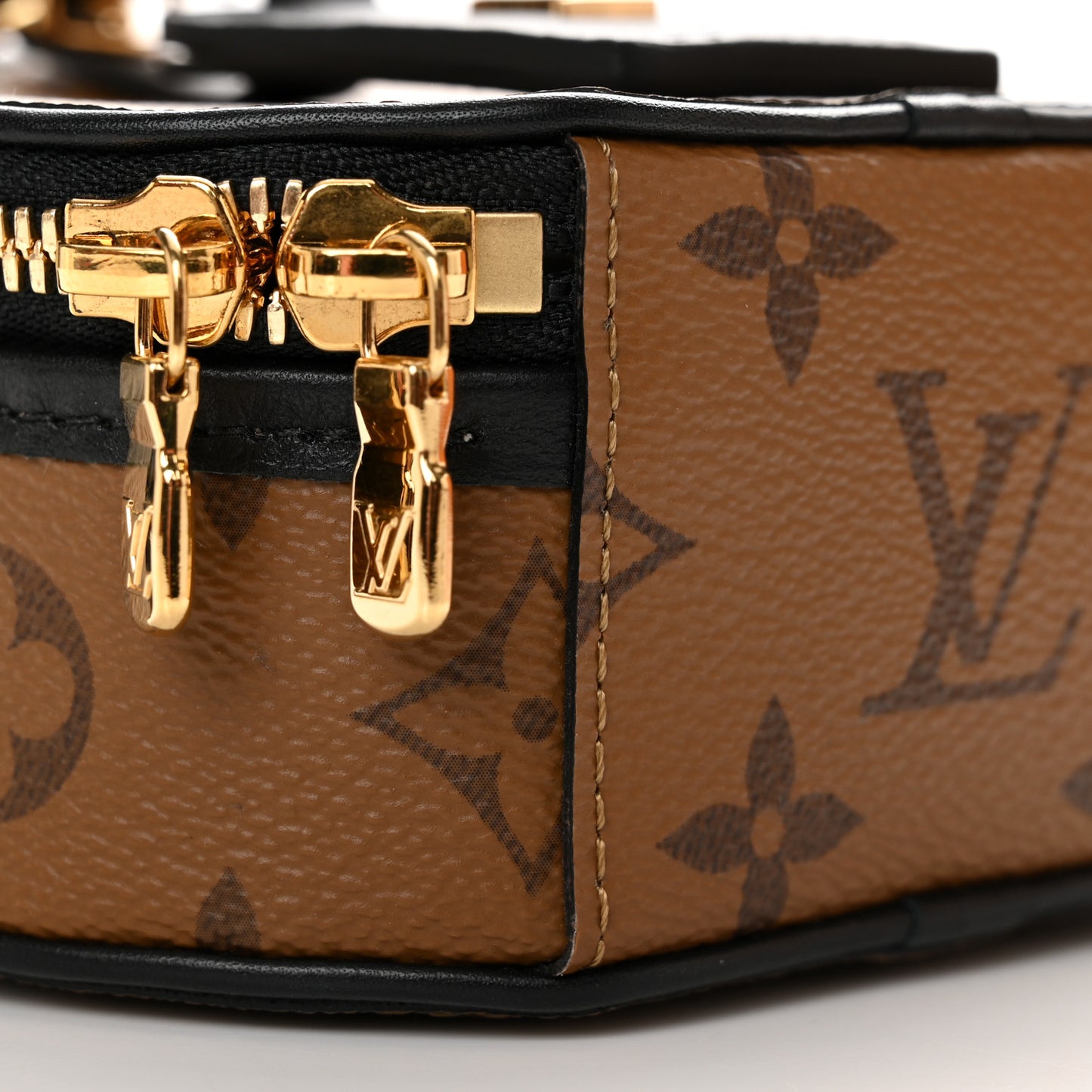 Reverse Monogram Mini Boite Chapeau