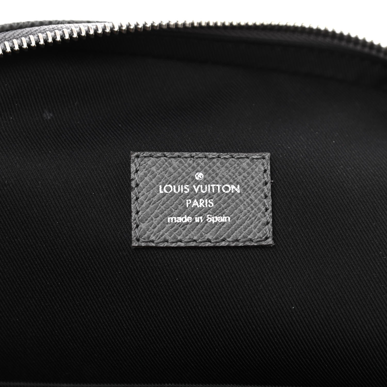 Louis Vuitton Taiga Avenue Sling Bag Glacier 5 of 7