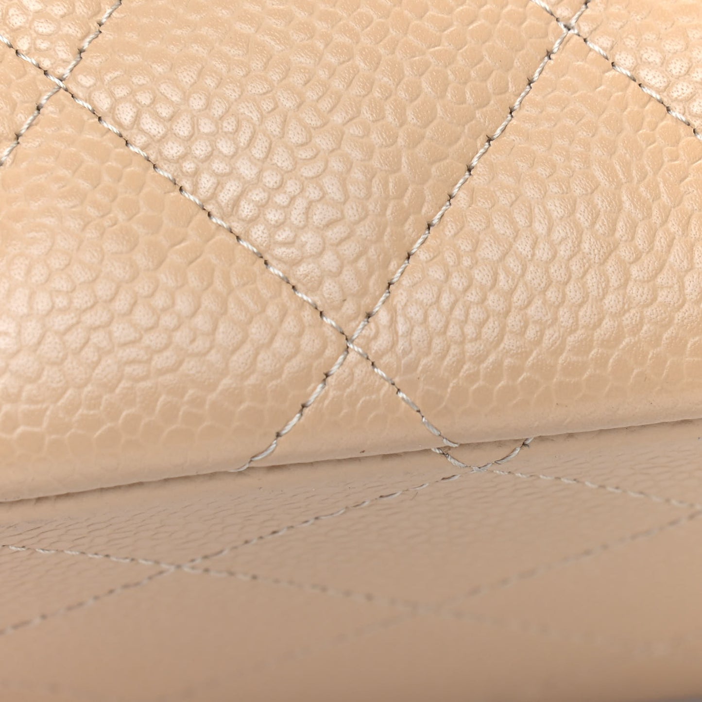 Caviar Quilted Jumbo Double Flap Beige Clair