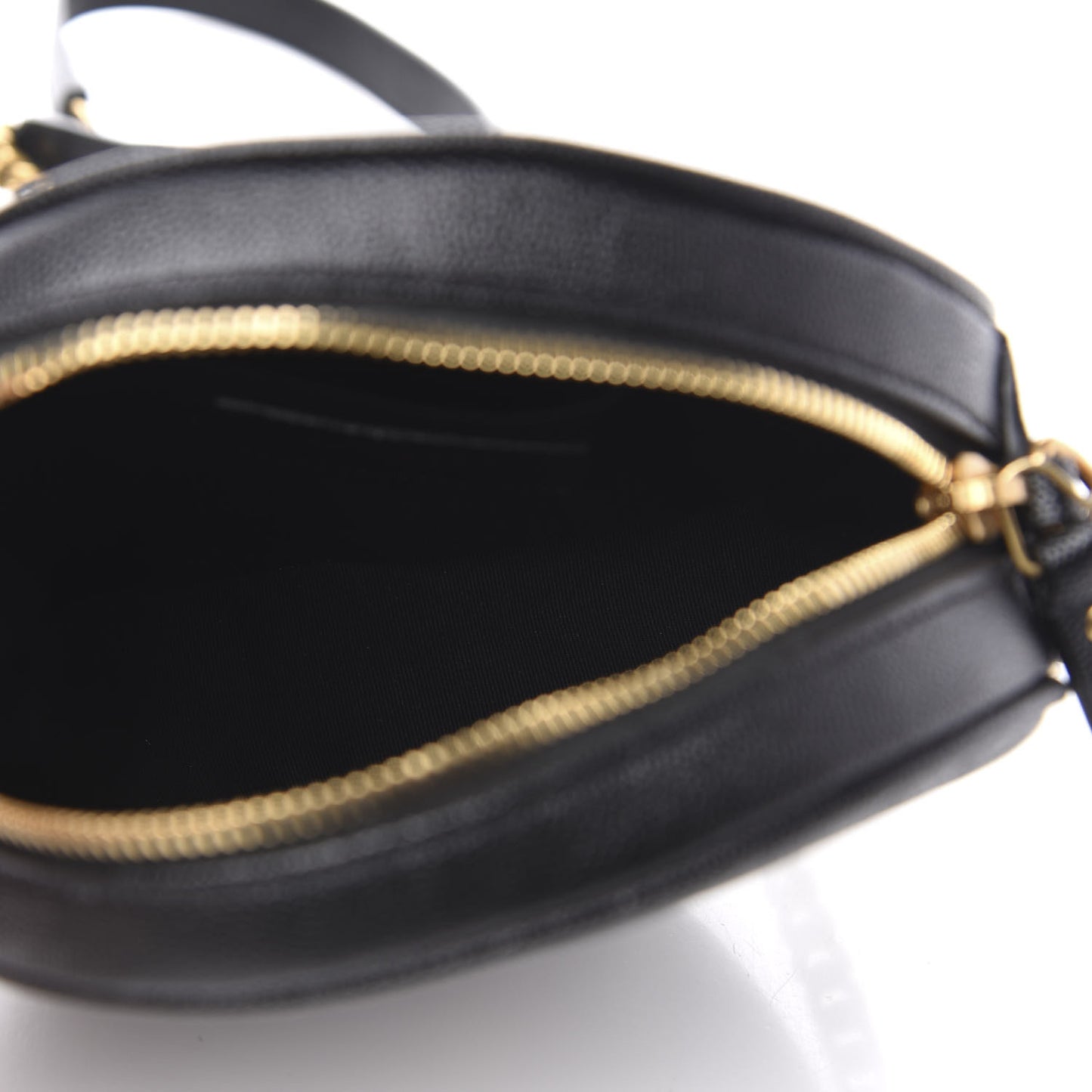 Grain De Poudre Matelasse Chevron Quilted Round Vinyle Camera Bag Black