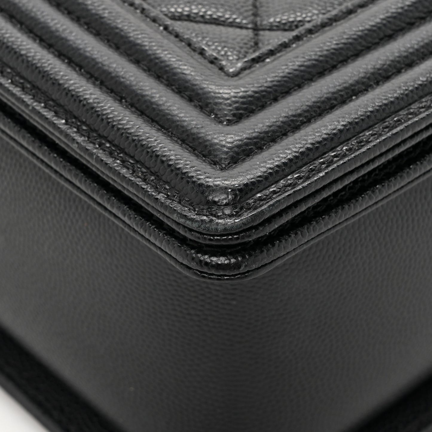 Caviar Quilted Large Boy Flap Black