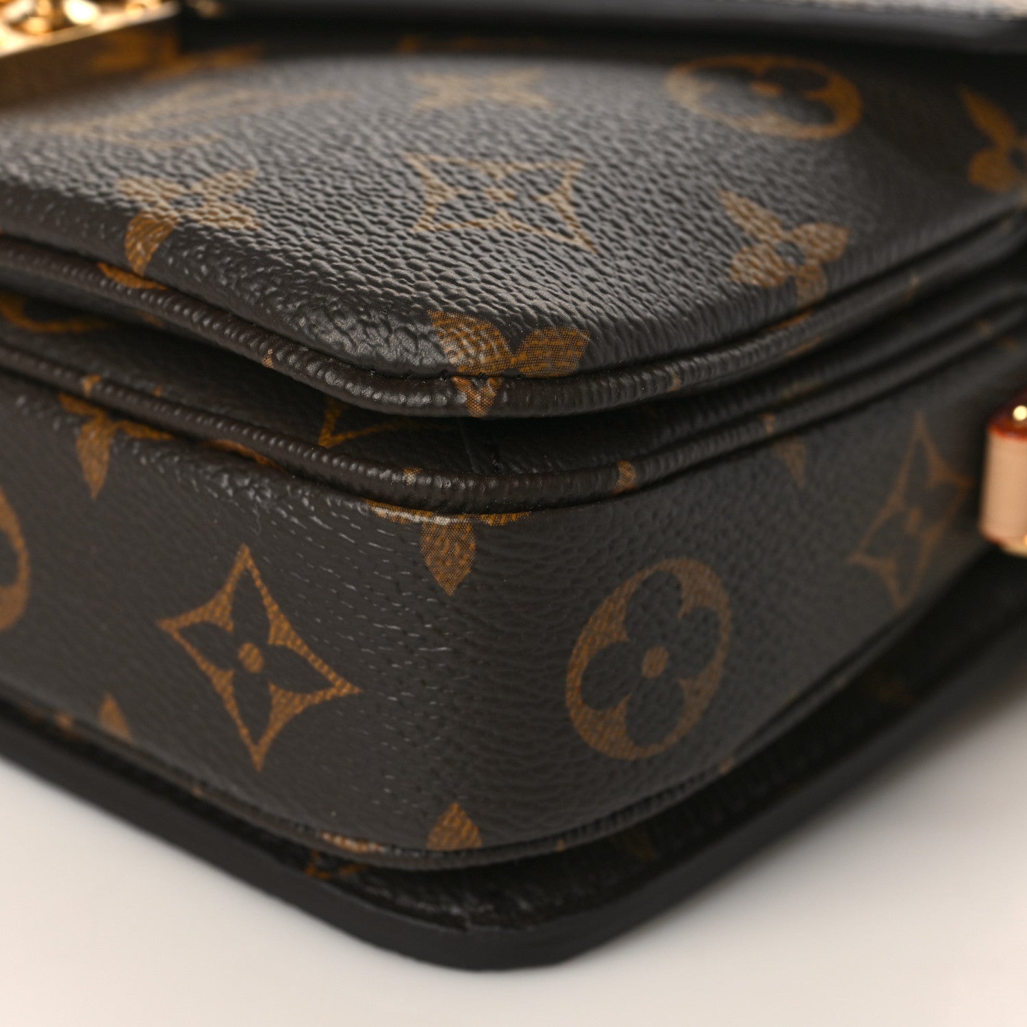 Louis Vuitton Monogram Pochette Metis East West 8 of 9