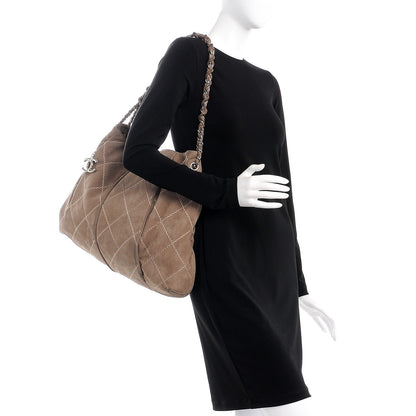 Chanel Suede Darjeeling Hobo Light Grey 2 of 16