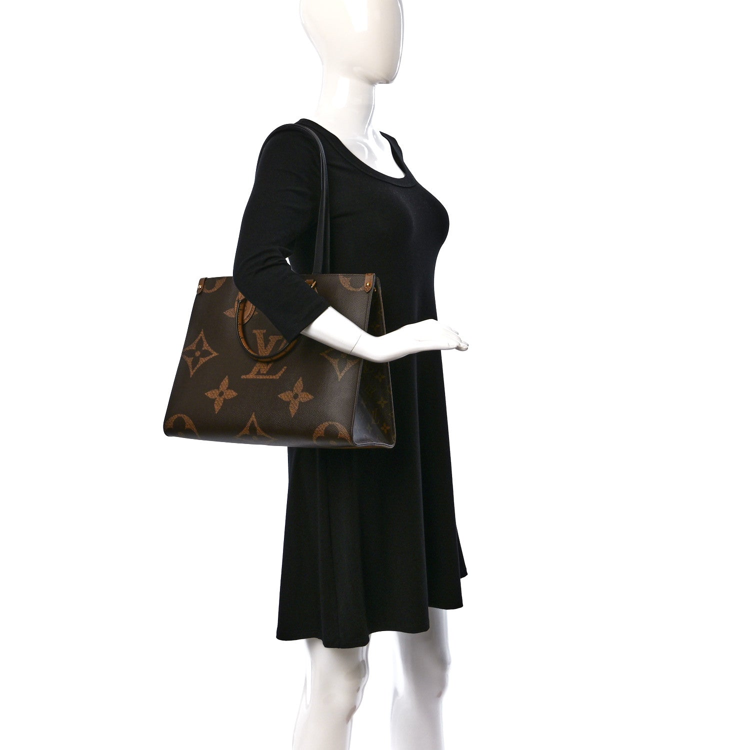 Louis Vuitton Reverse Monogram Giant Onthego MM 3 of 9