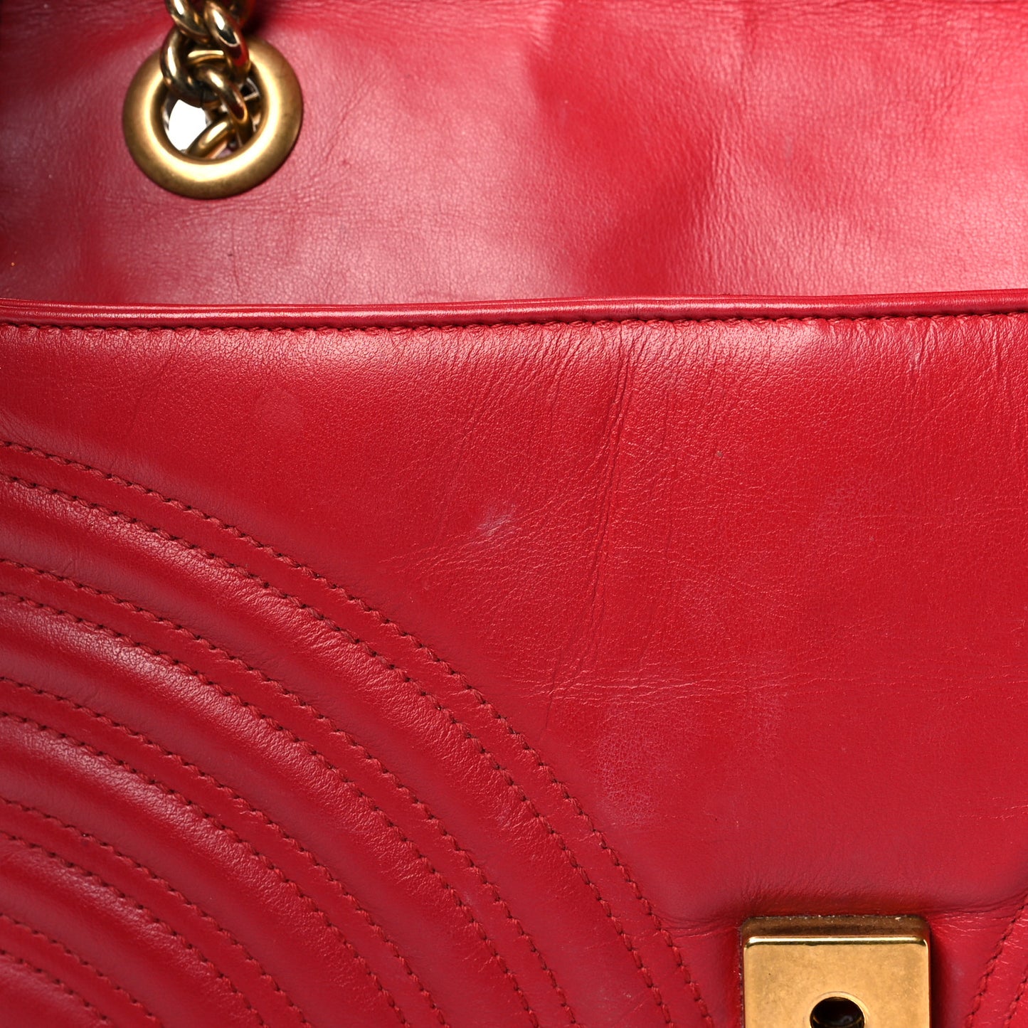 Calfskin Matelasse Small GG Marmont Shoulder Bag Hibiscus Red