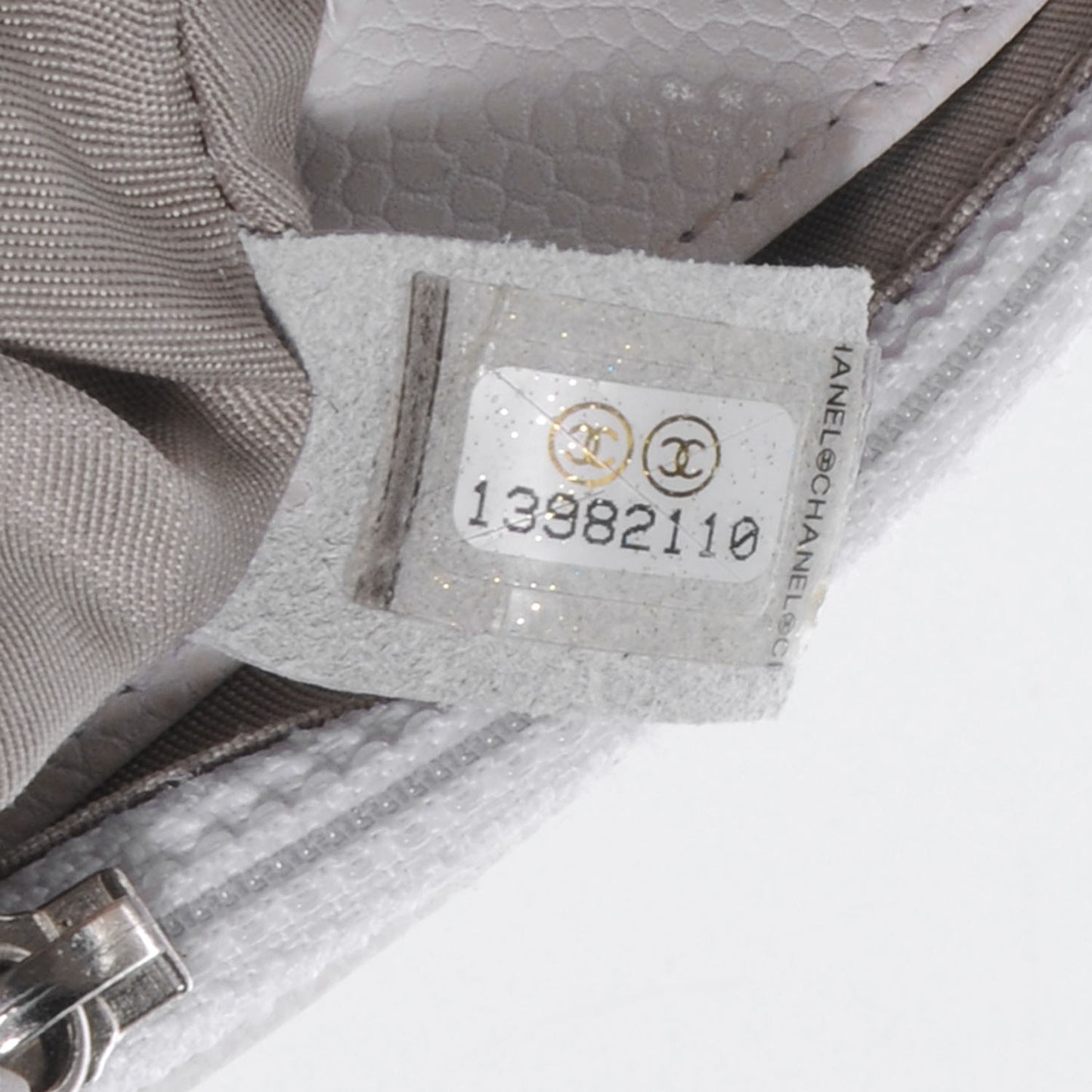 Caviar Half Moon Wallet On Chain WOC White