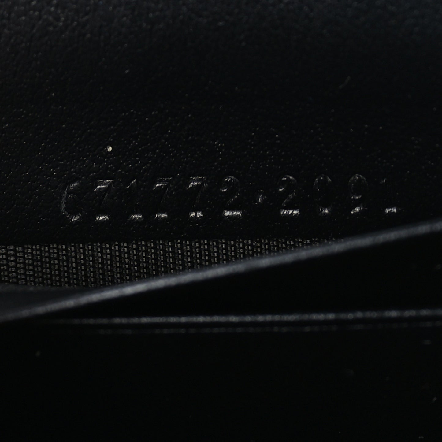 Calfskin Matelasse GG Marmont Zip Around Card Case Black