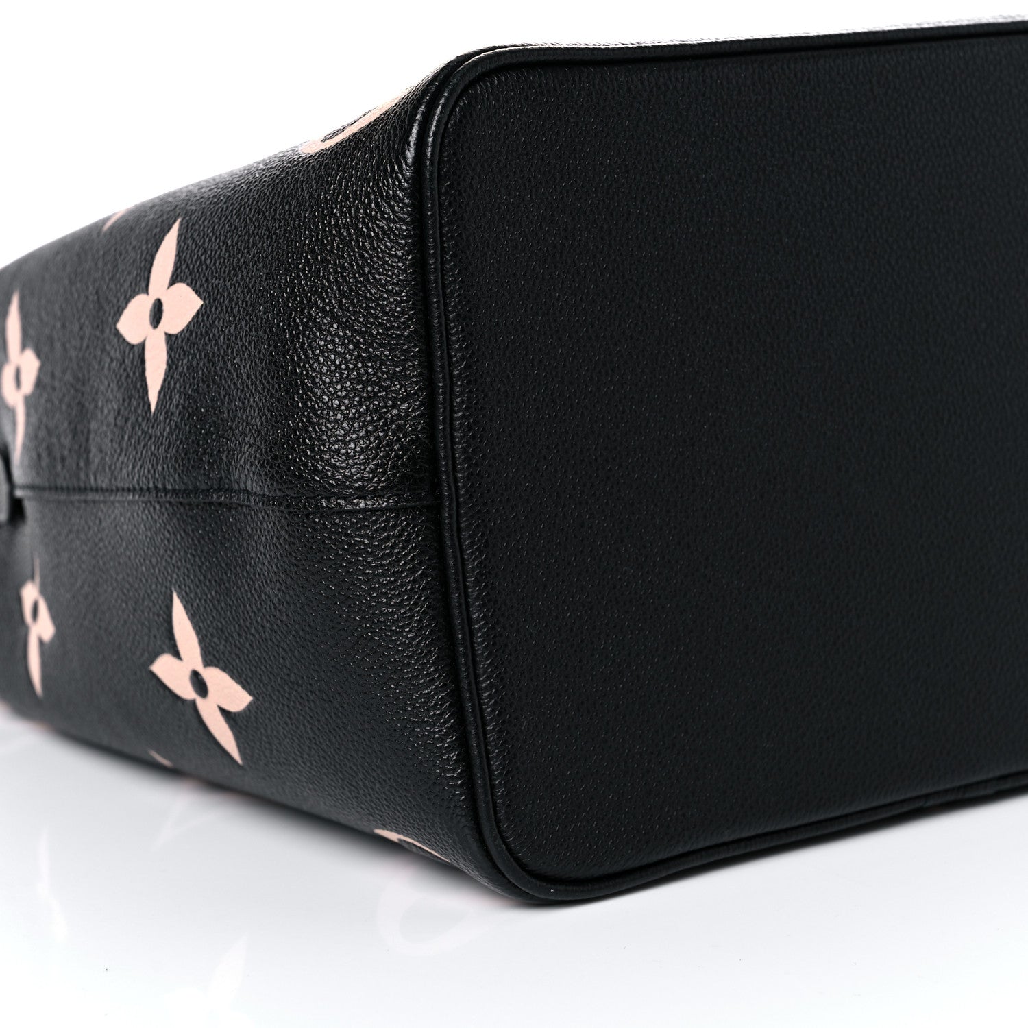 Louis Vuitton Empreinte Monogram Giant Neonoe MM Black Beige 8 of 10