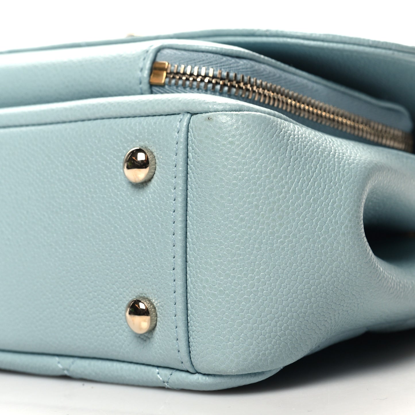 Caviar Quilted Medium Business Affinity Flap Light Blue