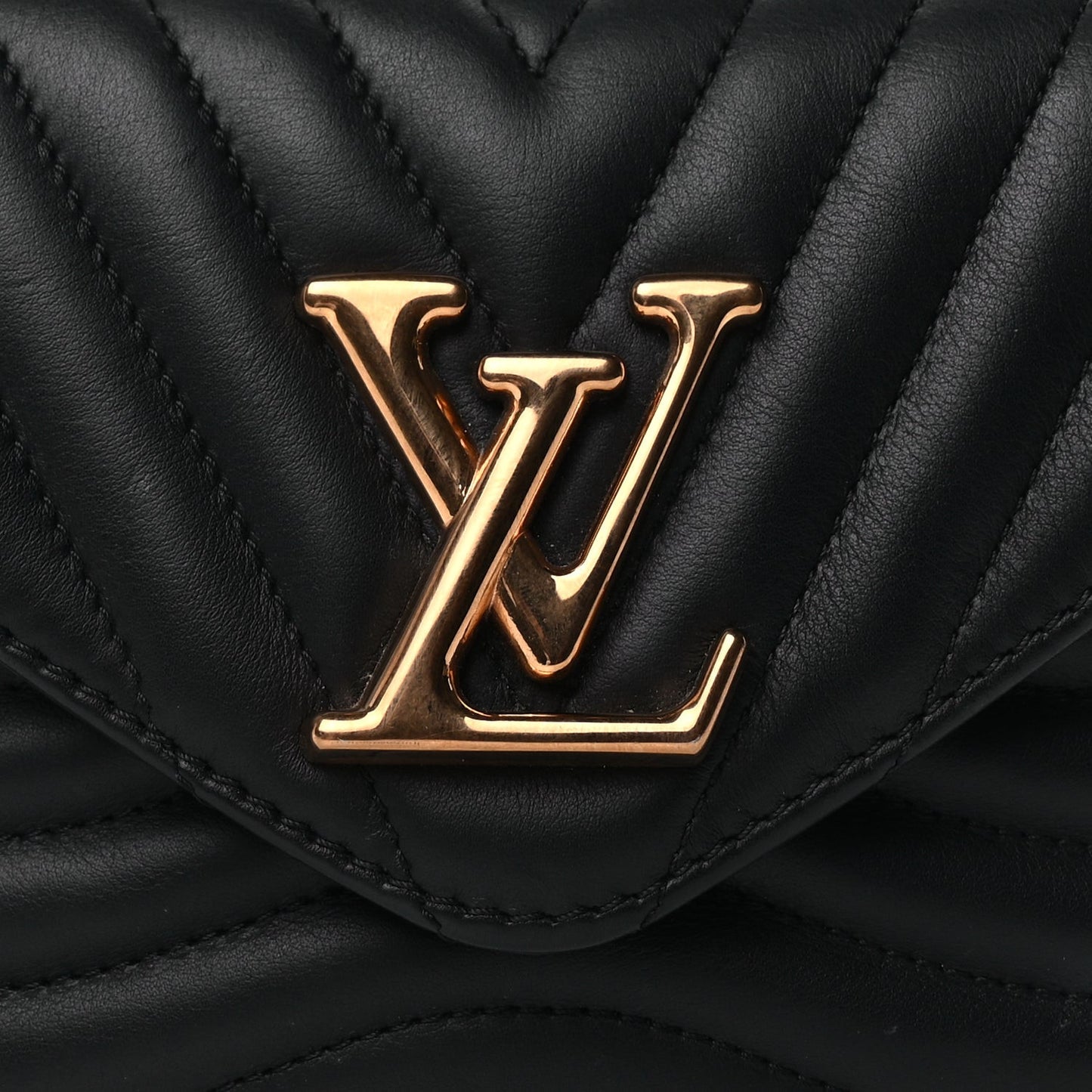 Calfskin New Wave Chain MM  Black