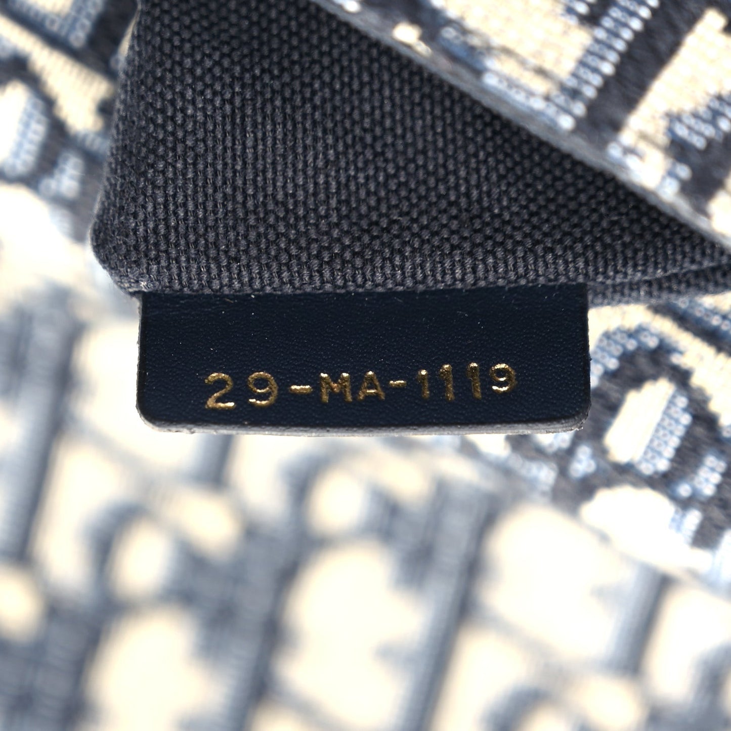 Oblique 30 Montaigne Flap Bag Blue