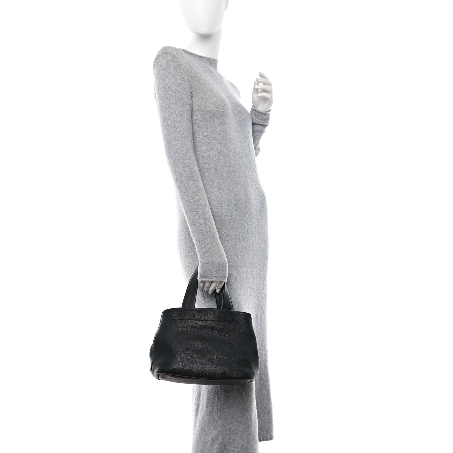 Vitello Daino Soft Perforated Logo Tote Black