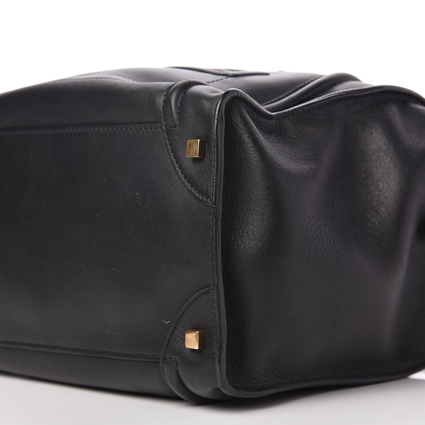Smooth Calfskin Medium Phantom Luggage Black