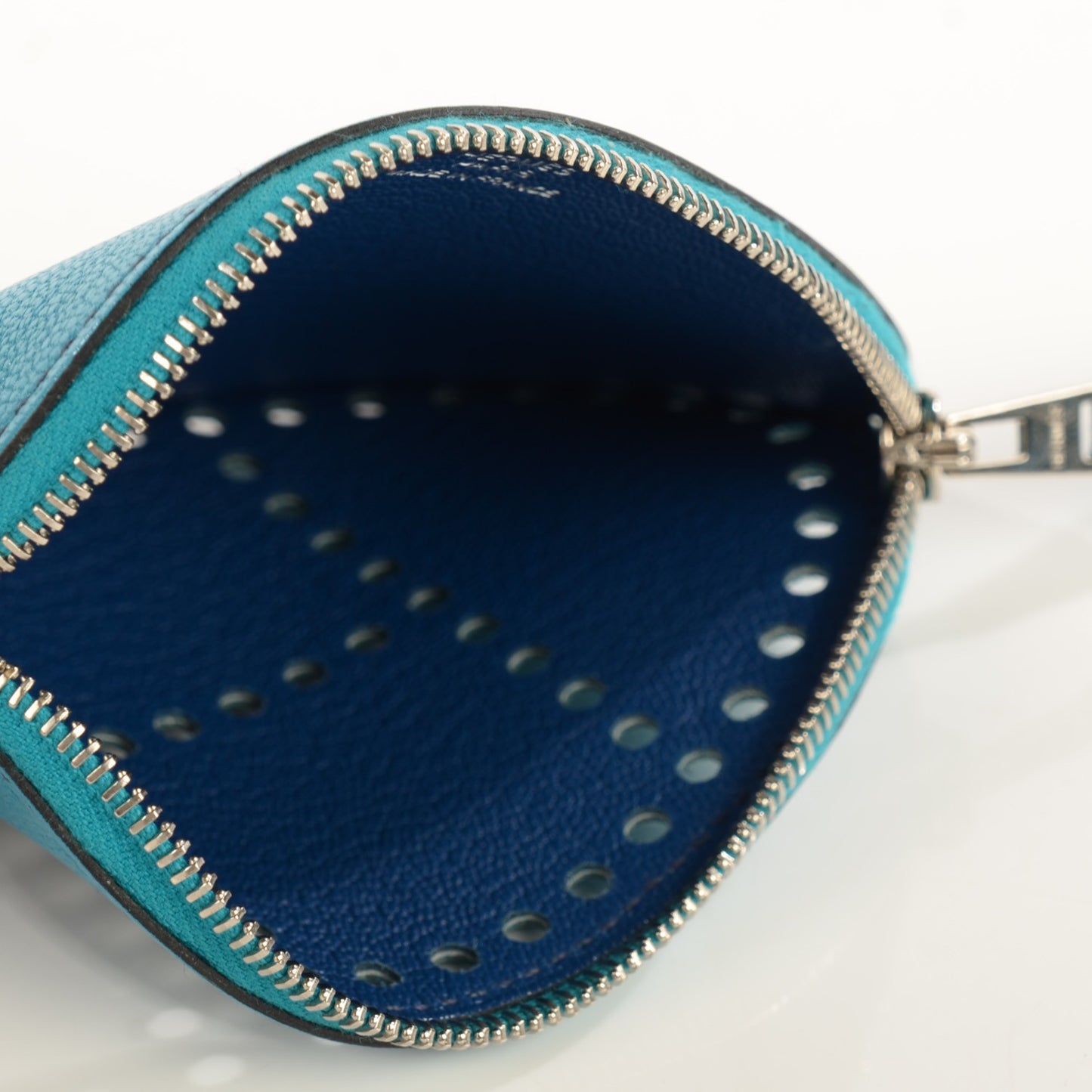Chevre Mysore Evelyne Coin Purse Turquoise Bleu Saphir