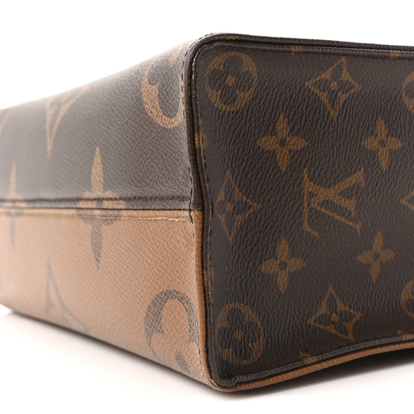 Reverse Monogram Giant Onthego PM