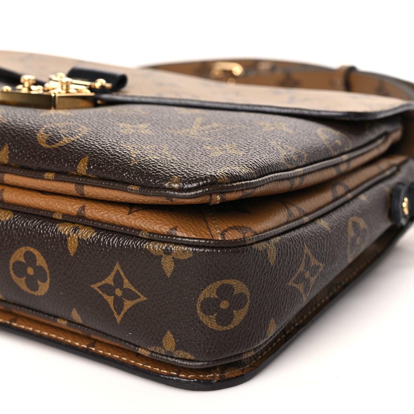 Reverse Monogram Pochette Metis