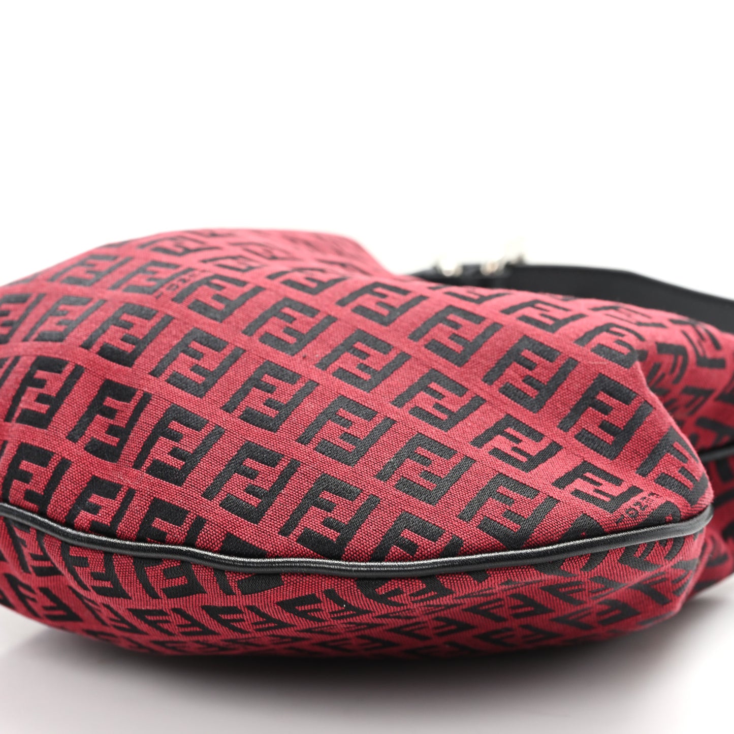 Zucchino Oyster Red Black