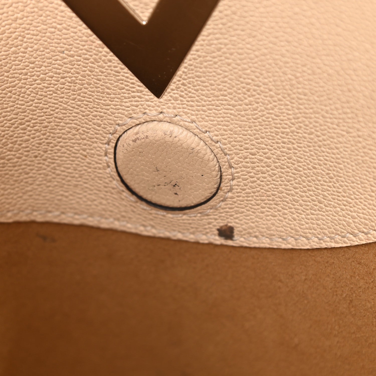 Louis Vuitton Cuir Plume Cuir Ecume Very Hobo Sesame Creme 9 of 10