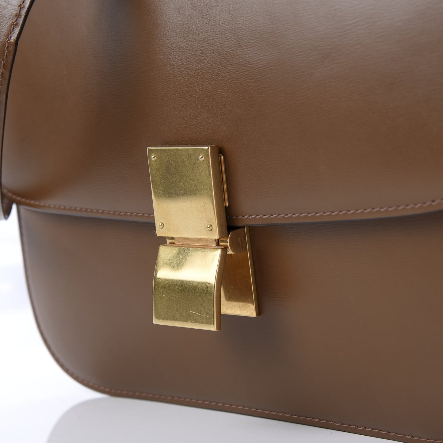 Box Calfskin Medium Classic Box Flap Bag Camel