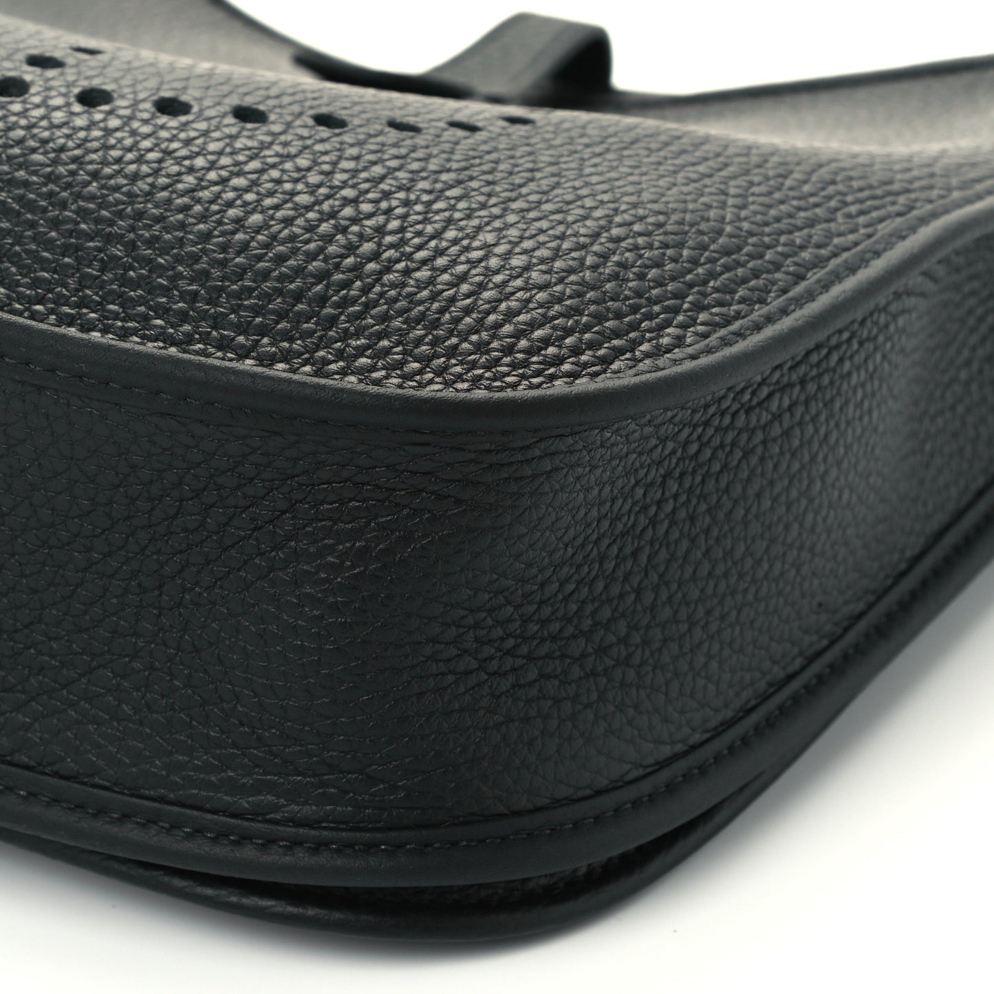 Taurillon Clemence Evelyne III PM Black