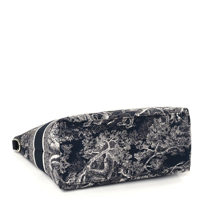 Christian Dior Technical Fabric Toile De Jouy DiorTravel Nomad Pouch 3 of 9