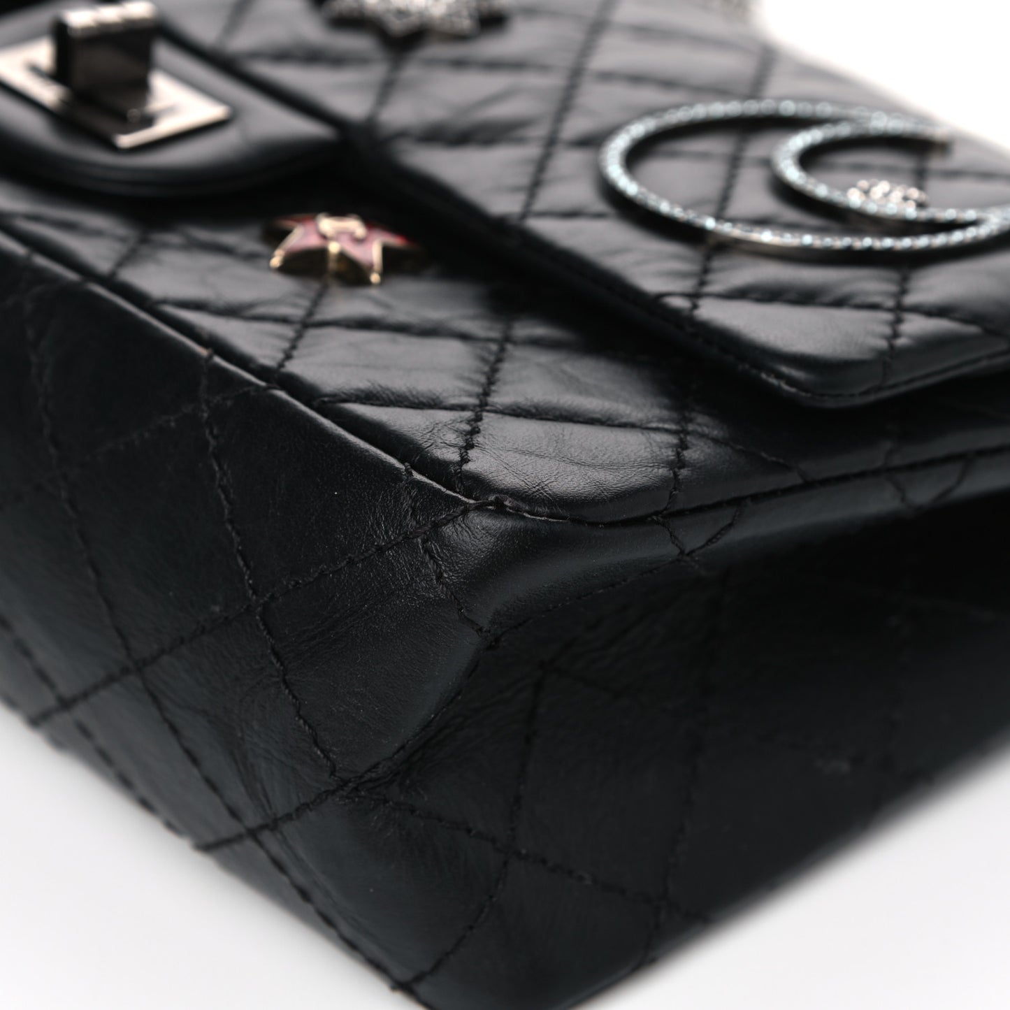 Aged Calfskin Space Charms 2.55 Reissue 225 Flap Black