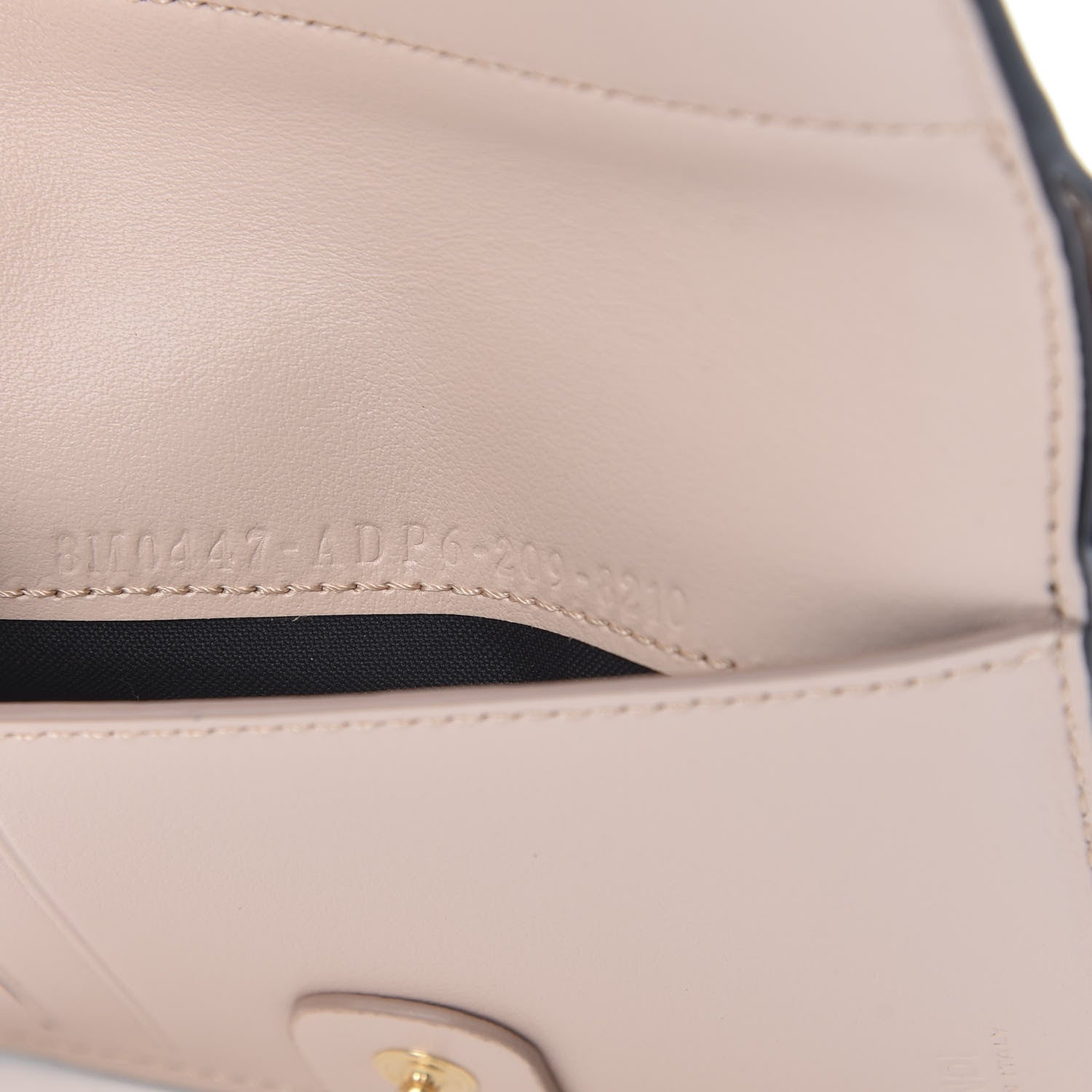 Fendi Vitello Fluffy Logo Medium Wallet Rosa Quarzo Black 7 of 8