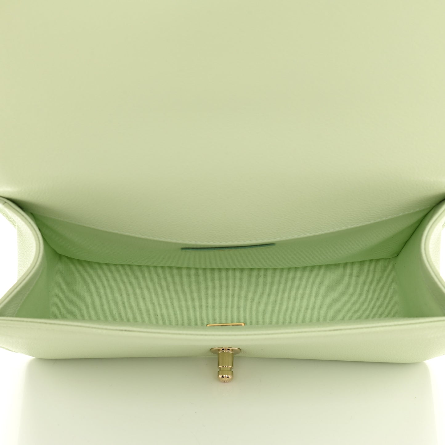 Caviar Chevron Quilted Medium Boy Flap Light Green