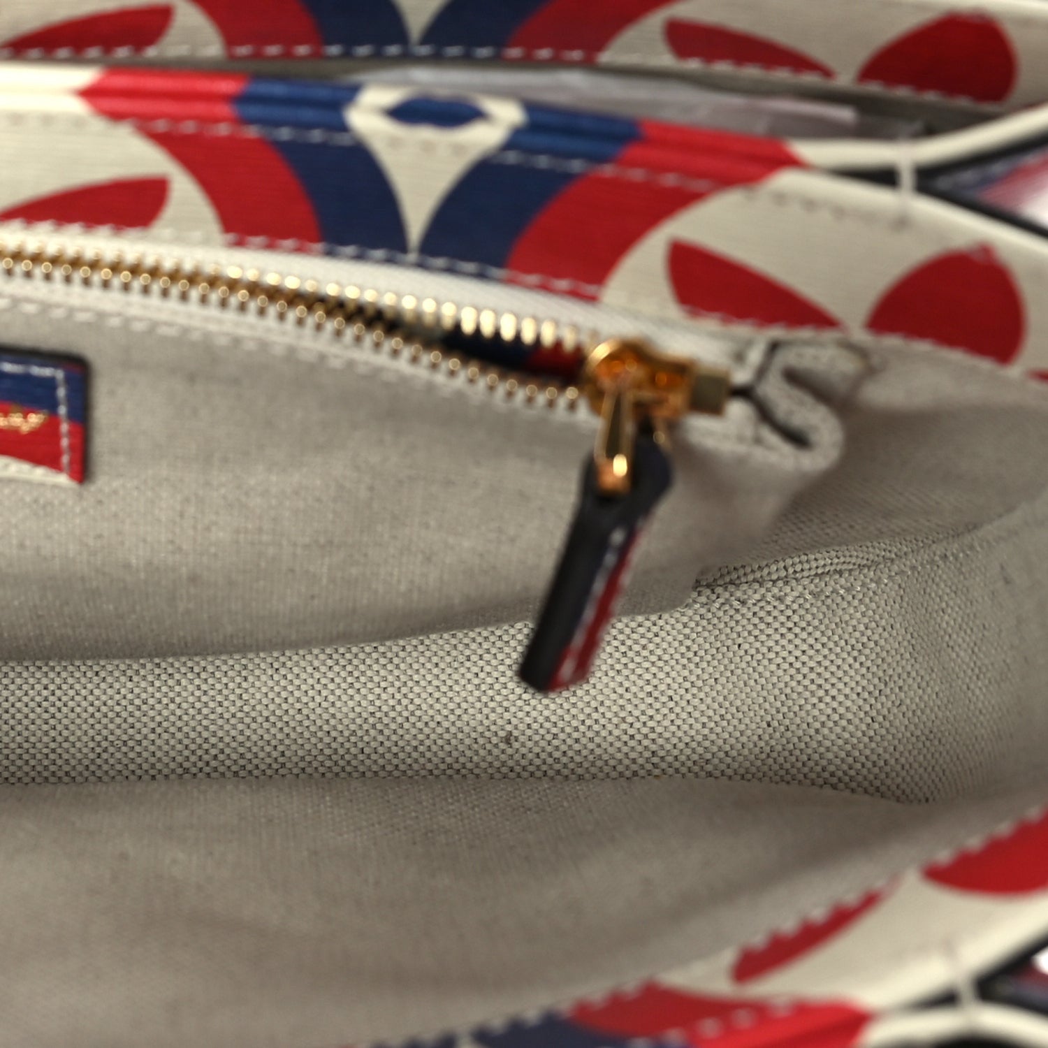 Gucci X ADIDAS Shangai Calfskin Web Trefoil Interlocking G Small Horsebit 1955 Shoulder Bag Red White Blue 4 of 8